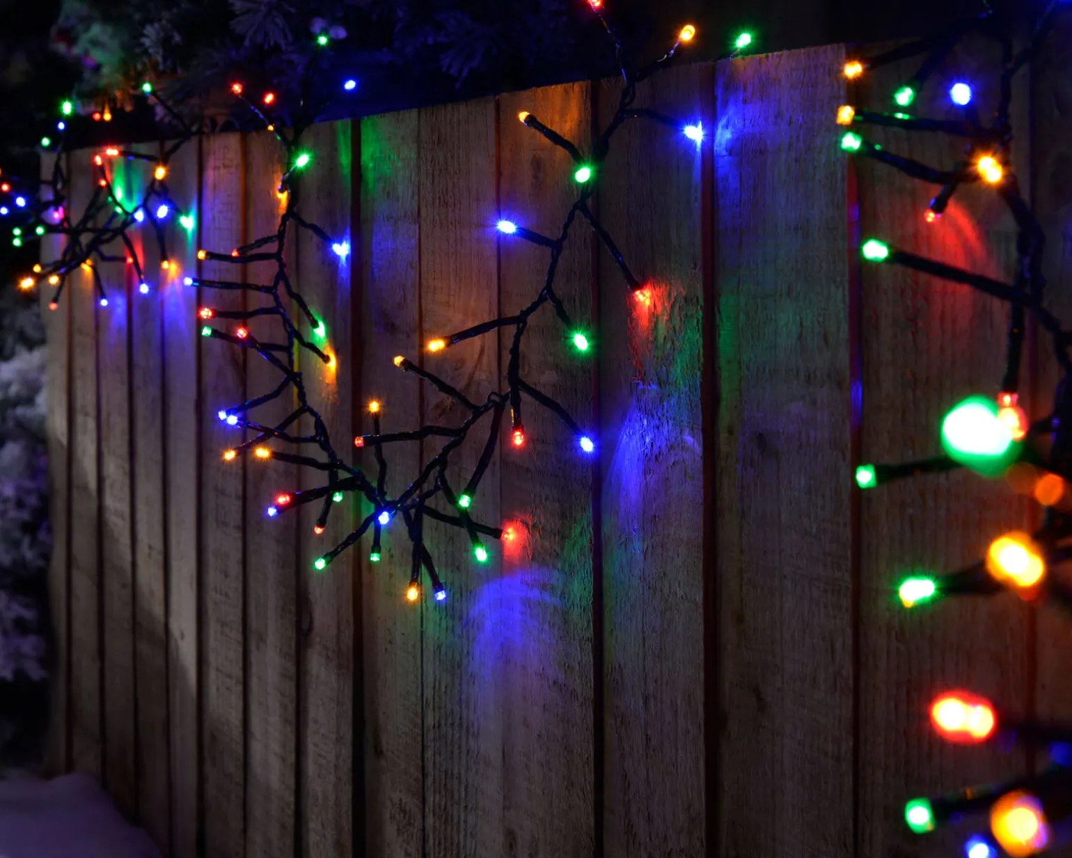 WeRChristmas 180 Chasing Cluster Light String, Multi-Coloured^ Cluster Lights