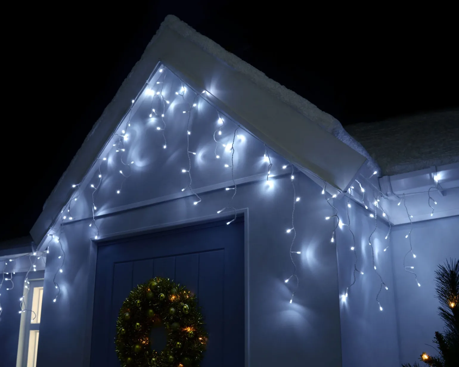 WeRChristmas 360 Icicle LED Light String, Bright White, 8.8 M^ Icicle Lights
