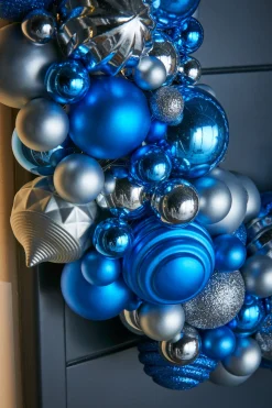 WeRChristmas Antarctica Bauble Wreath, 60 Cm^ Bauble Wreaths