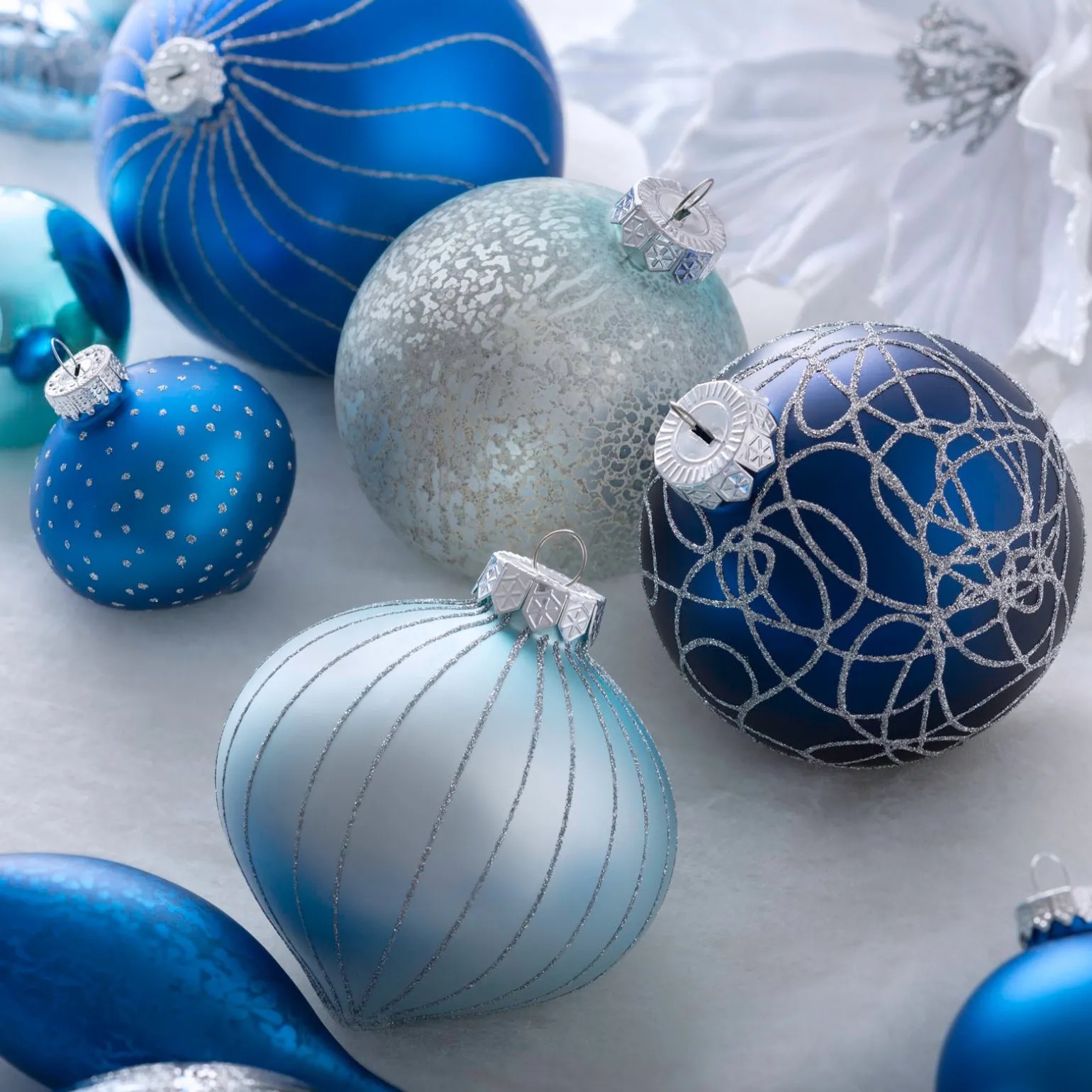WeRChristmas Antarctica Blue Glass Baubles, 5 Pack, 15 Cm^ Glass Baubles