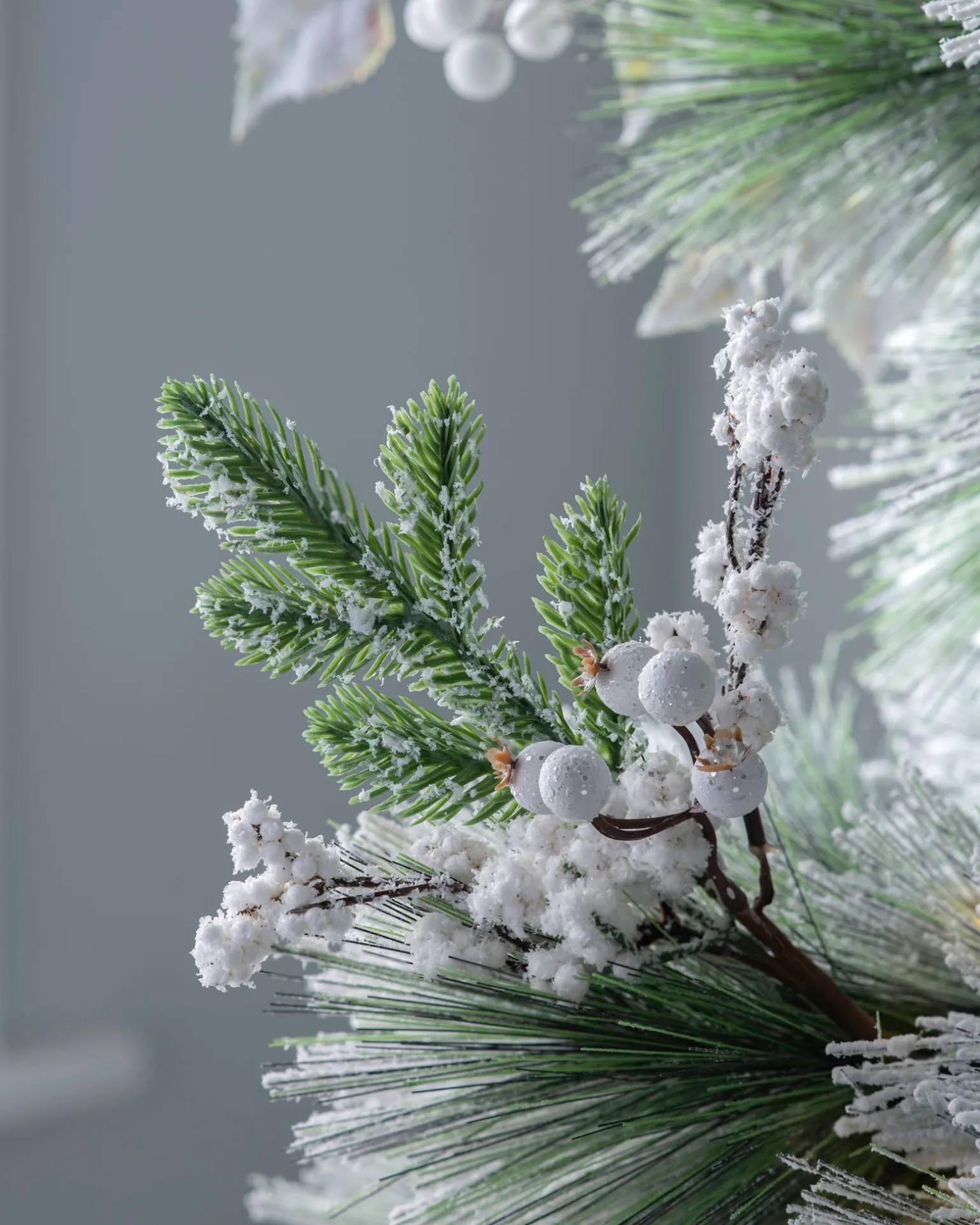 WeRChristmas Artificial Berries Pick, White, 31 Cm^ Flowers & Foliage|Flowers & Foliage