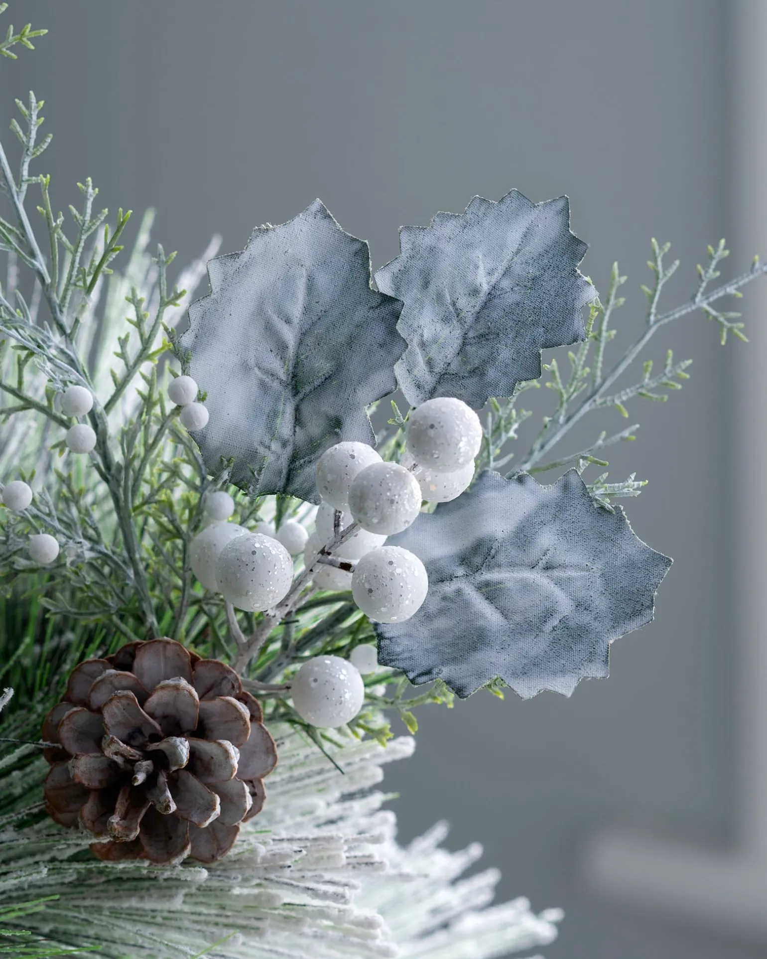 WeRChristmas Artificial Frosted Berries And Pinecones Pick, 20 Cm^ Flowers & Foliage|Flowers & Foliage