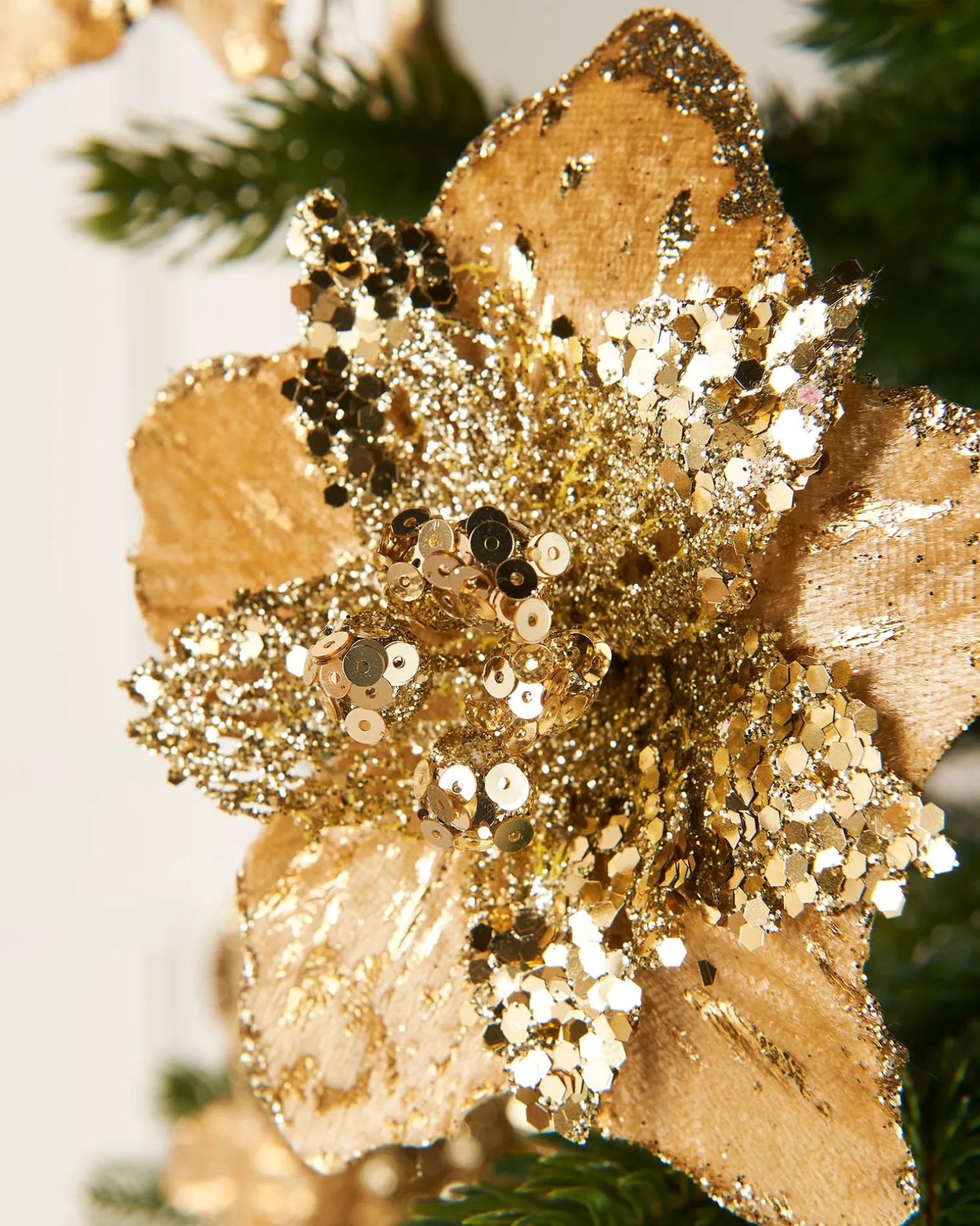 WeRChristmas Artificial Gold Poinsettia Flower With Clip, 3 Pack, 12 Cm^ Flowers & Foliage|Flowers & Foliage