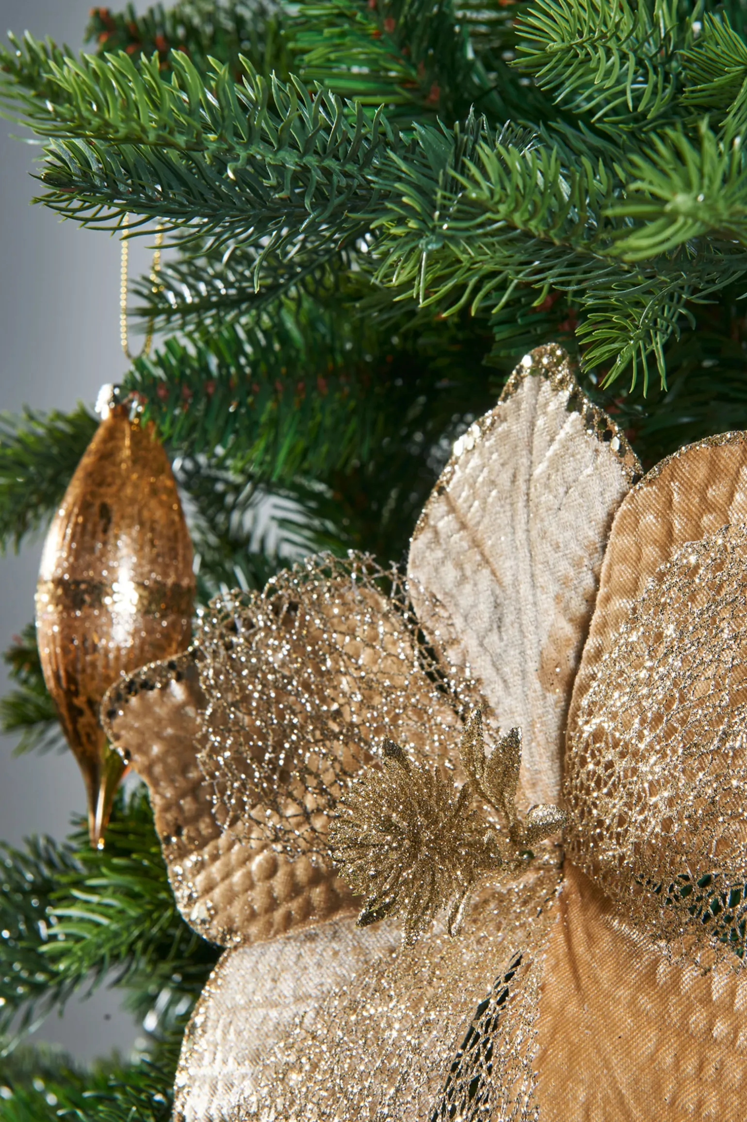WeRChristmas Artificial Magnolia Flower, Gold, 24 Cm^ Flowers & Foliage|Flowers & Foliage