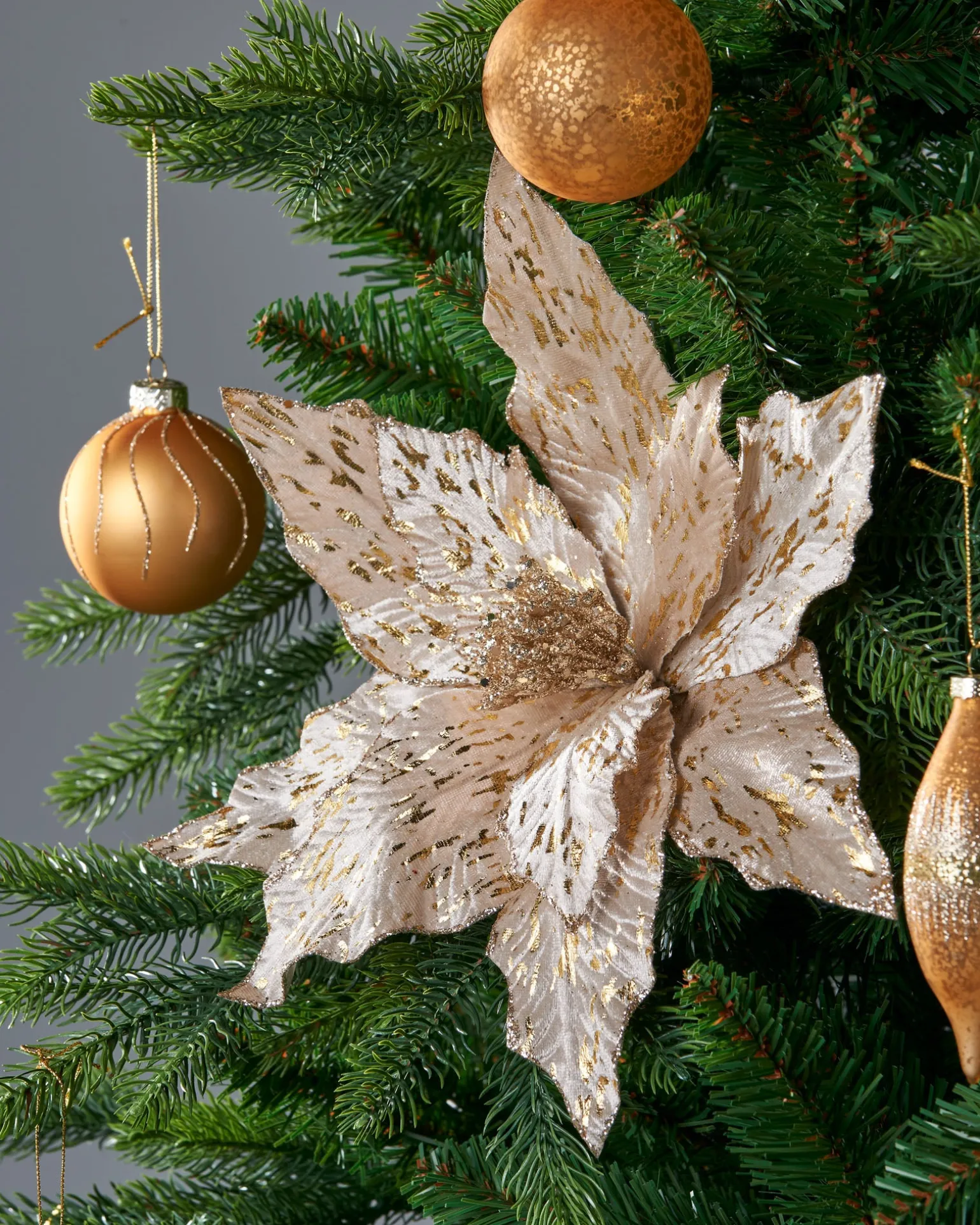 WeRChristmas Artificial Poinsettia Flower, Gold, 25 Cm^ Flowers & Foliage|Flowers & Foliage