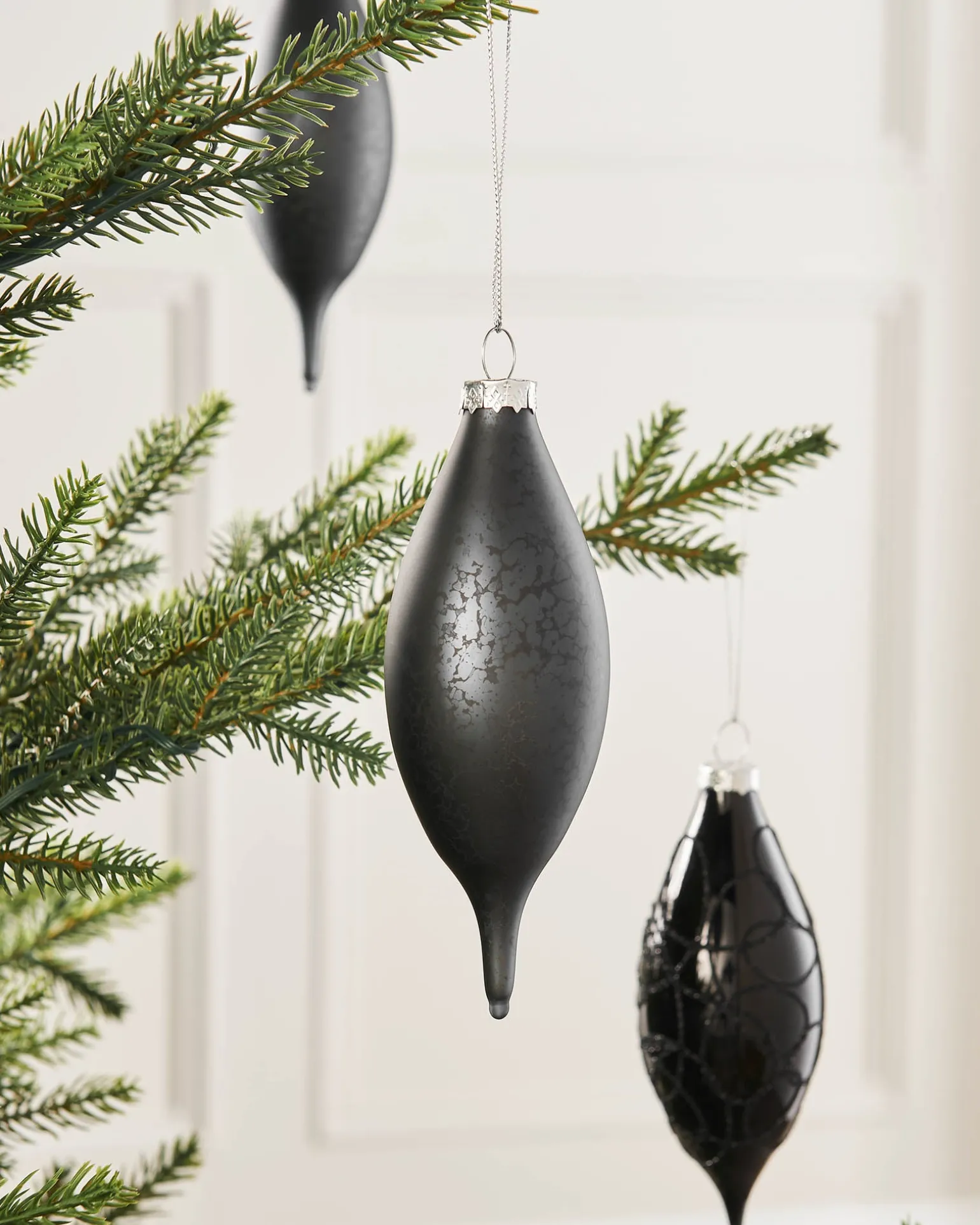 WeRChristmas Black Glass Baubles, 5 Pack, 15 Cm^ Glass Baubles