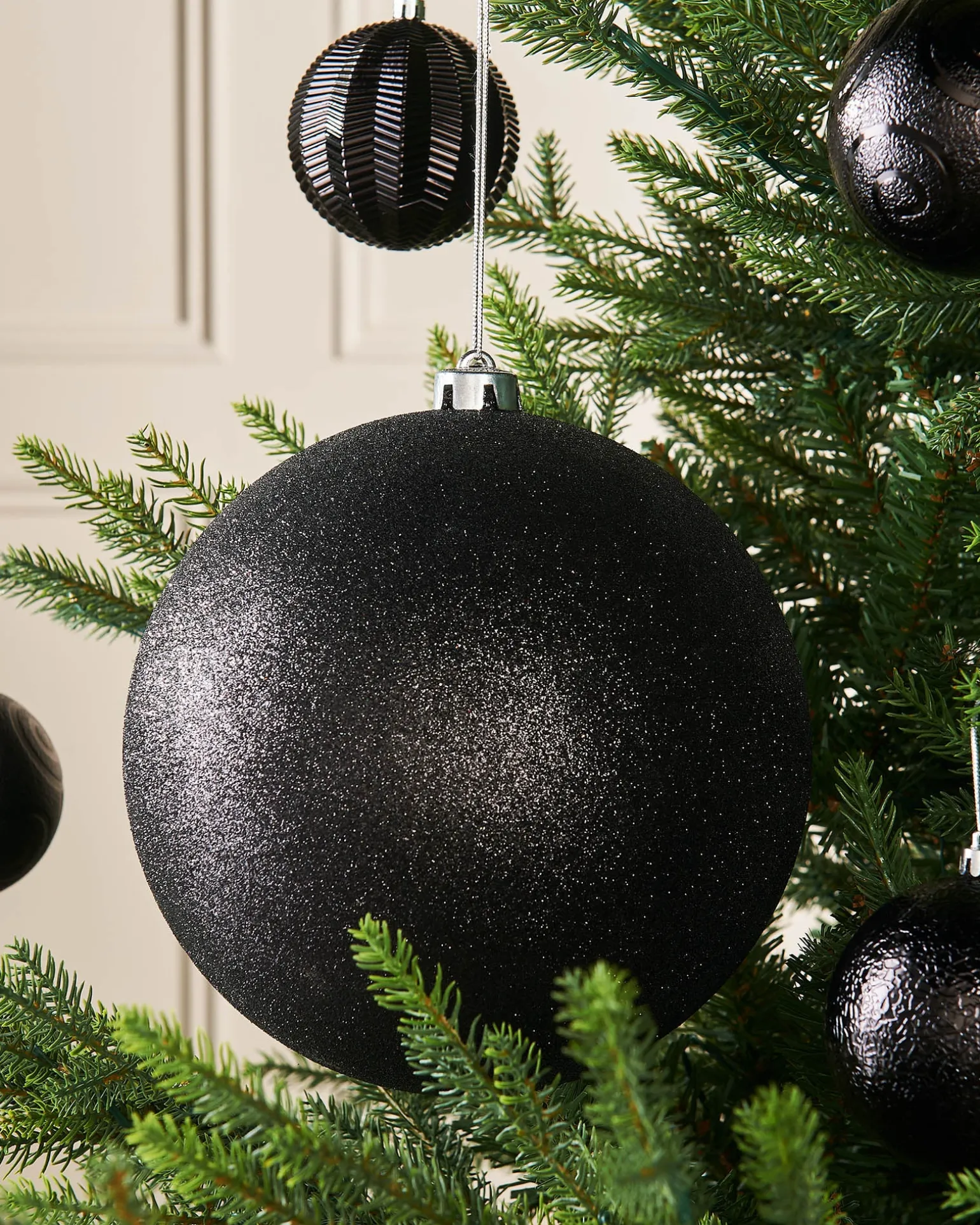 WeRChristmas Black Large Glitter Shatterproof Bauble, 20 Cm^ Oversized Baubles|Shatterproof Baubles