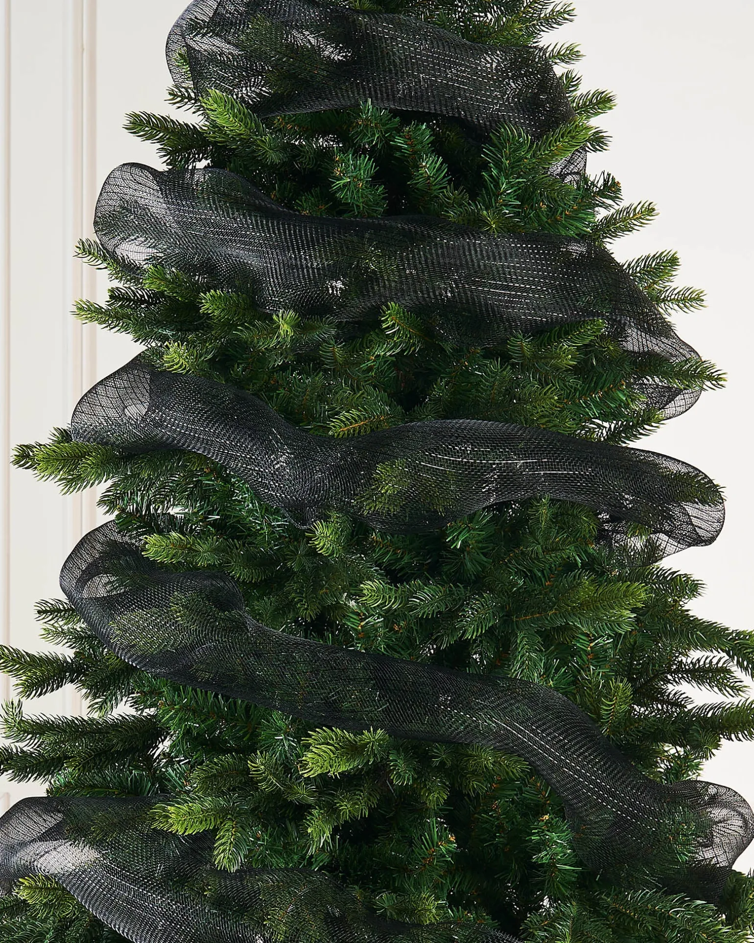 WeRChristmas Black Mesh With Black Foil, 9 M^ Deco Mesh