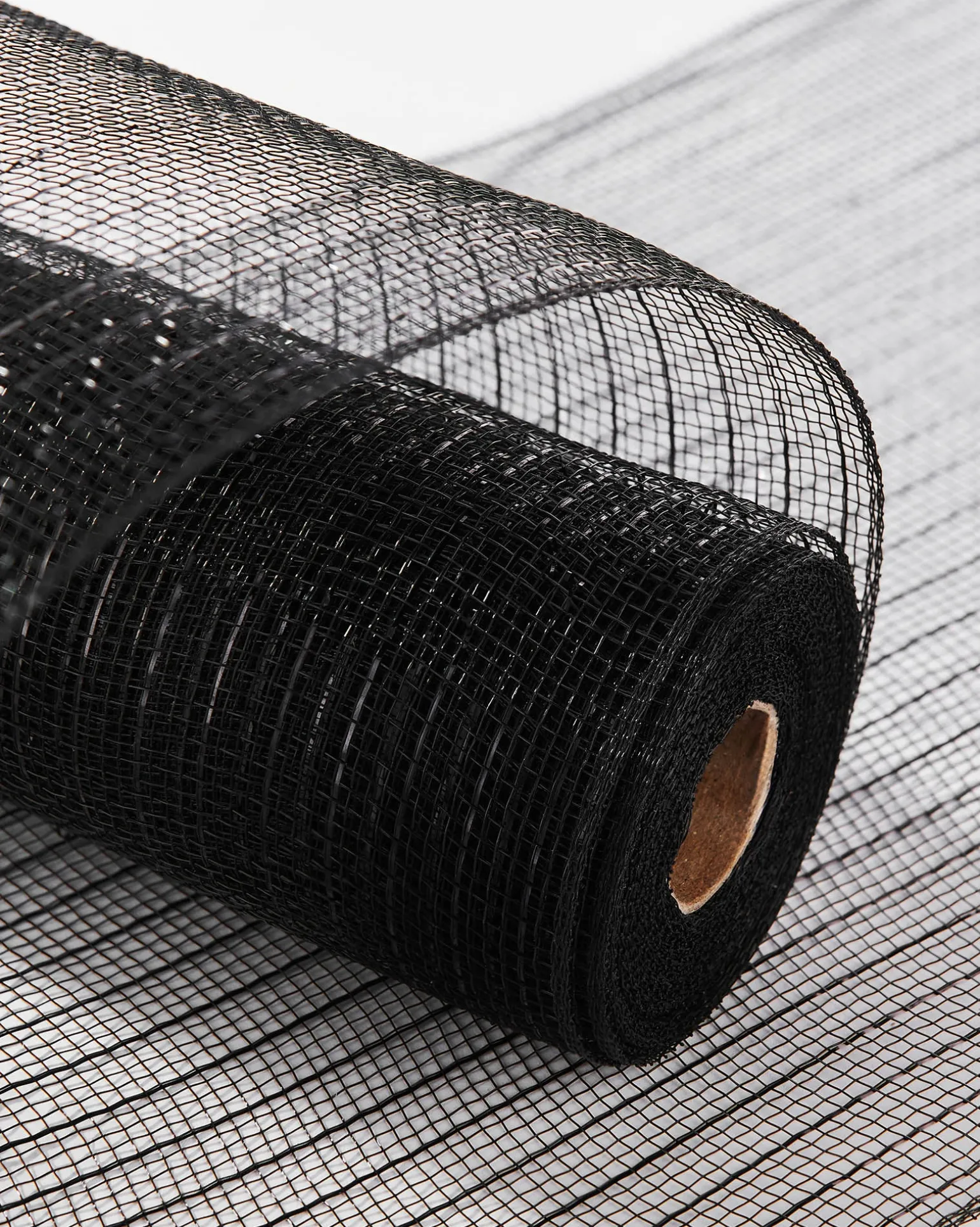 WeRChristmas Black Mesh With Black Foil, 9 M^ Deco Mesh