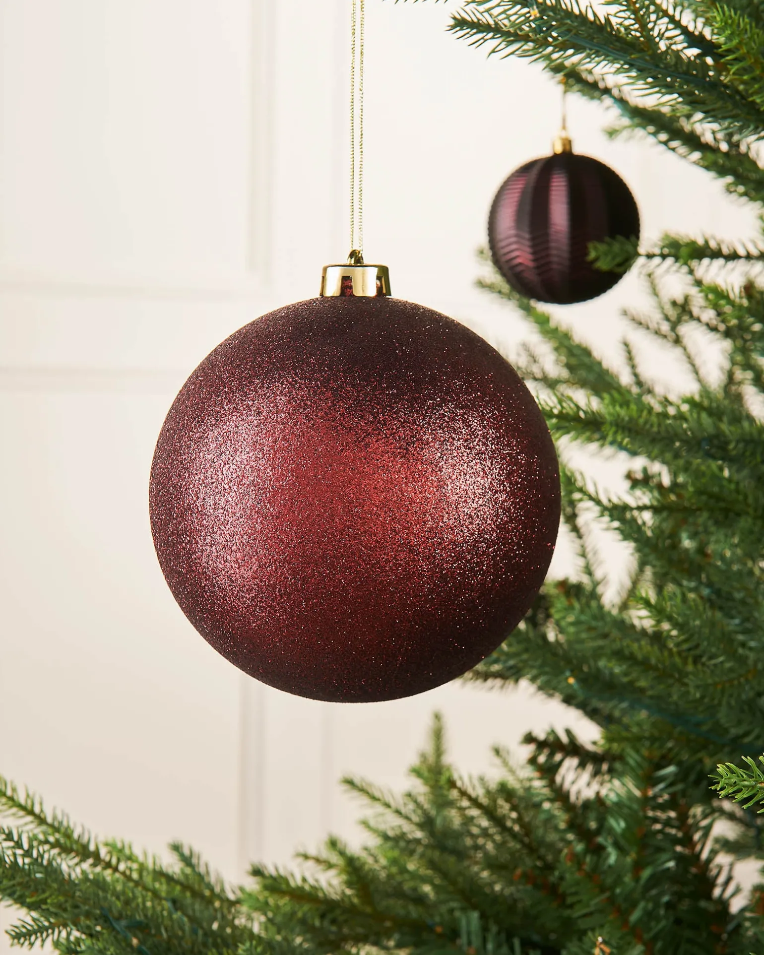 WeRChristmas Burgundy Large Glitter Shatterproof Bauble, 15 Cm^ Oversized Baubles|Shatterproof Baubles