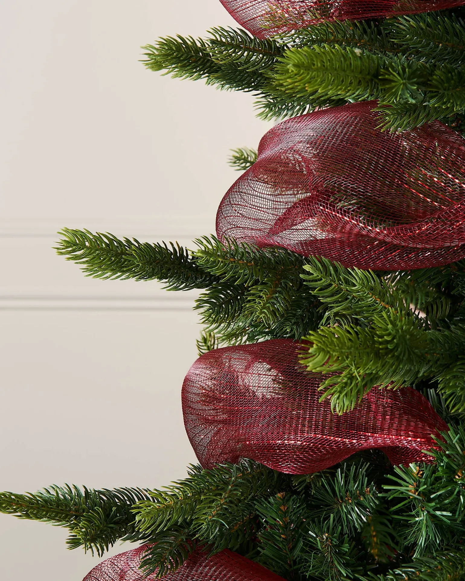 WeRChristmas Burgundy Mesh With Red Foil, 9 M^ Deco Mesh