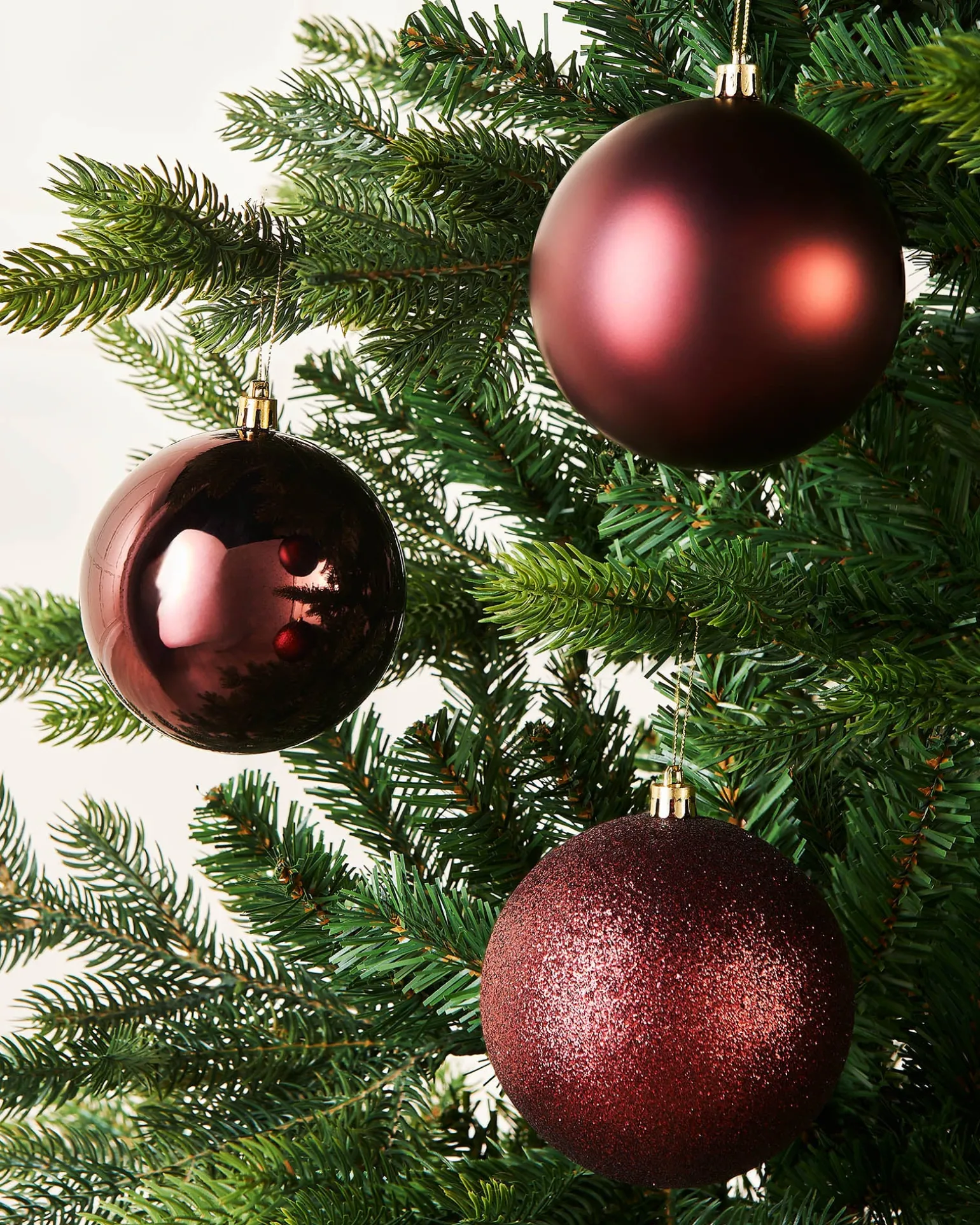 WeRChristmas Burgundy Shatterproof Baubles, 9 Pack, 10 Cm^ Oversized Baubles|Shatterproof Baubles