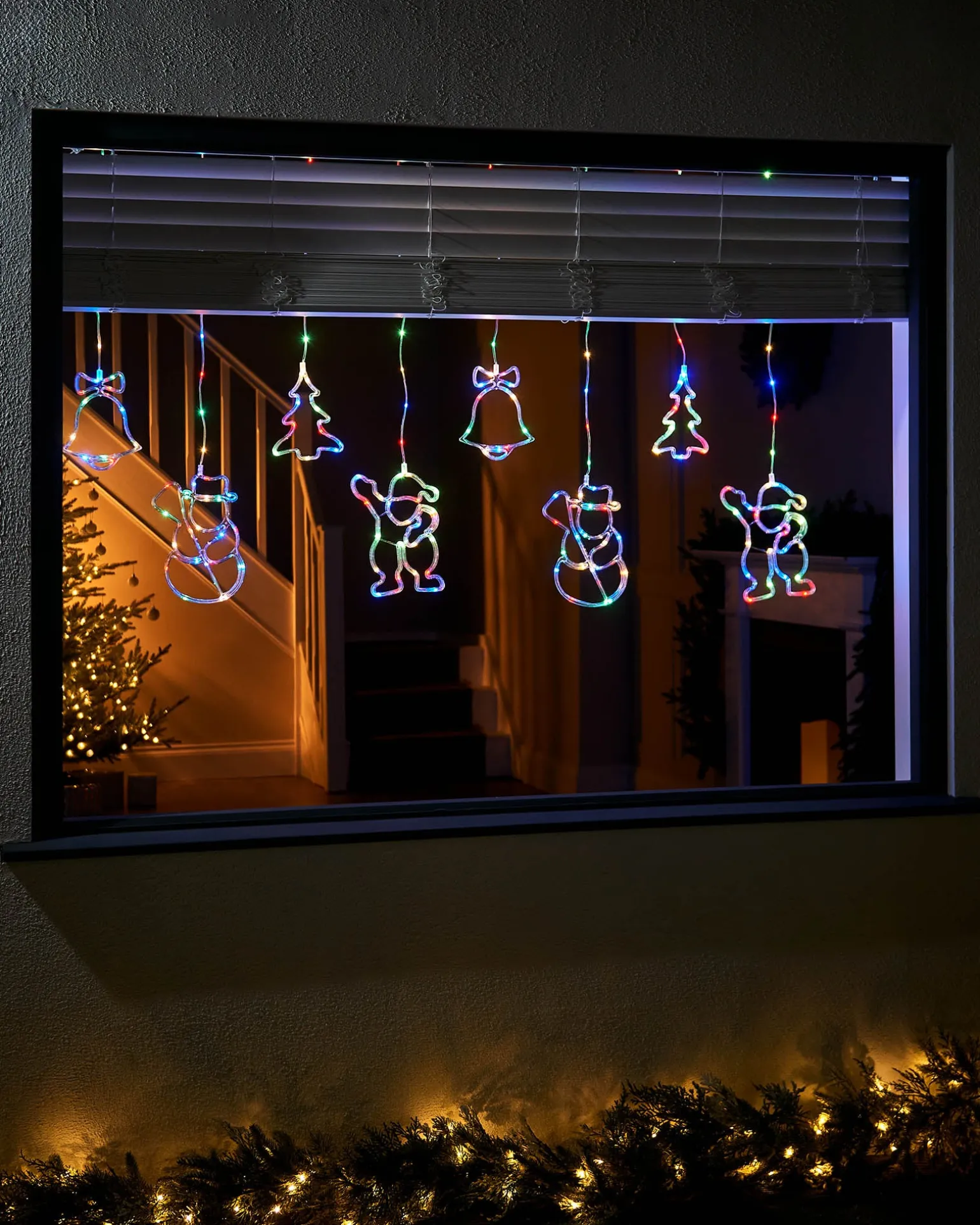 WeRChristmas Character Silhouette Curtain Light, 2.1 M^ Window Silhouettes|Curtain & Net Lights