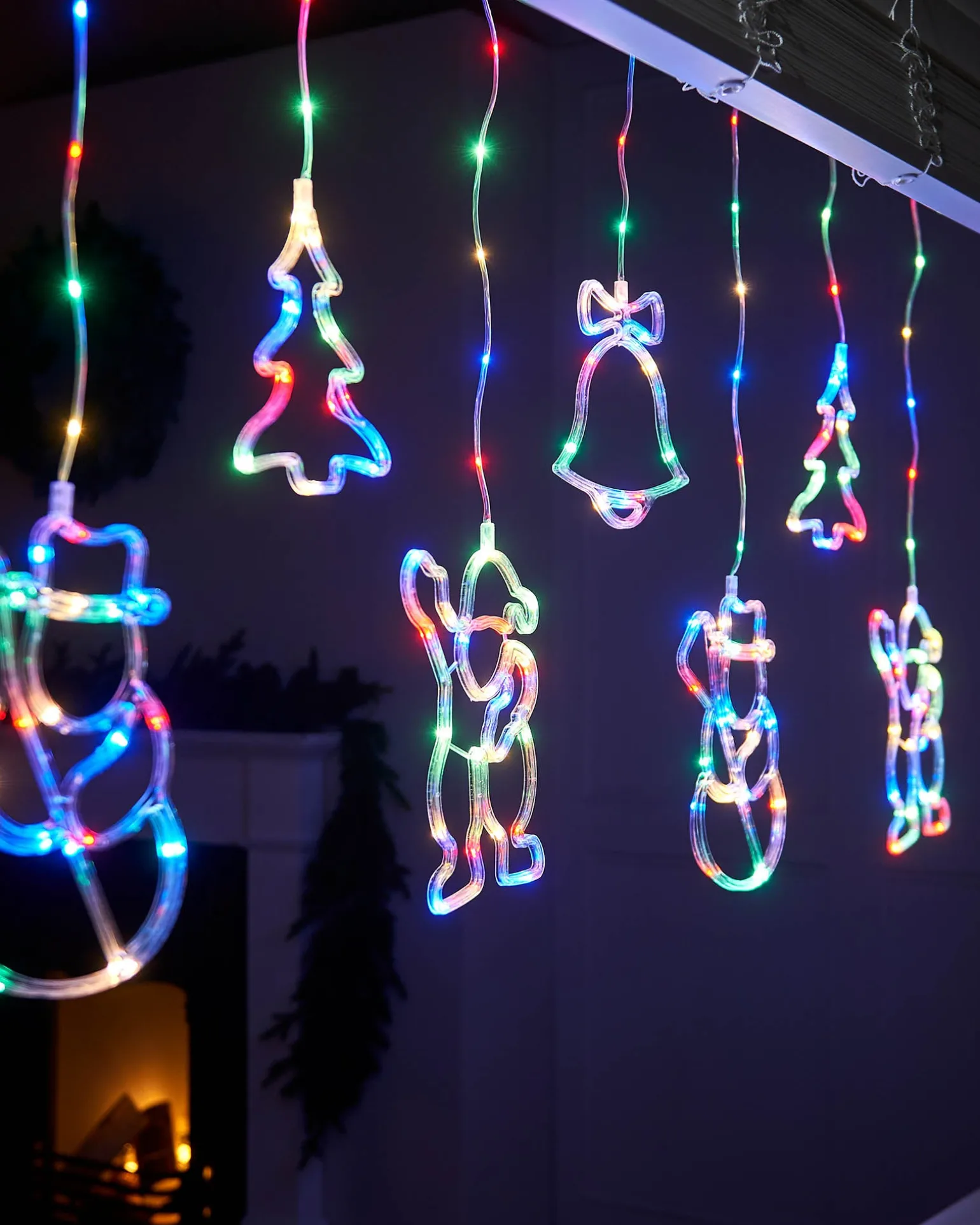 WeRChristmas Character Silhouette Curtain Light, 2.1 M^ Window Silhouettes|Curtain & Net Lights