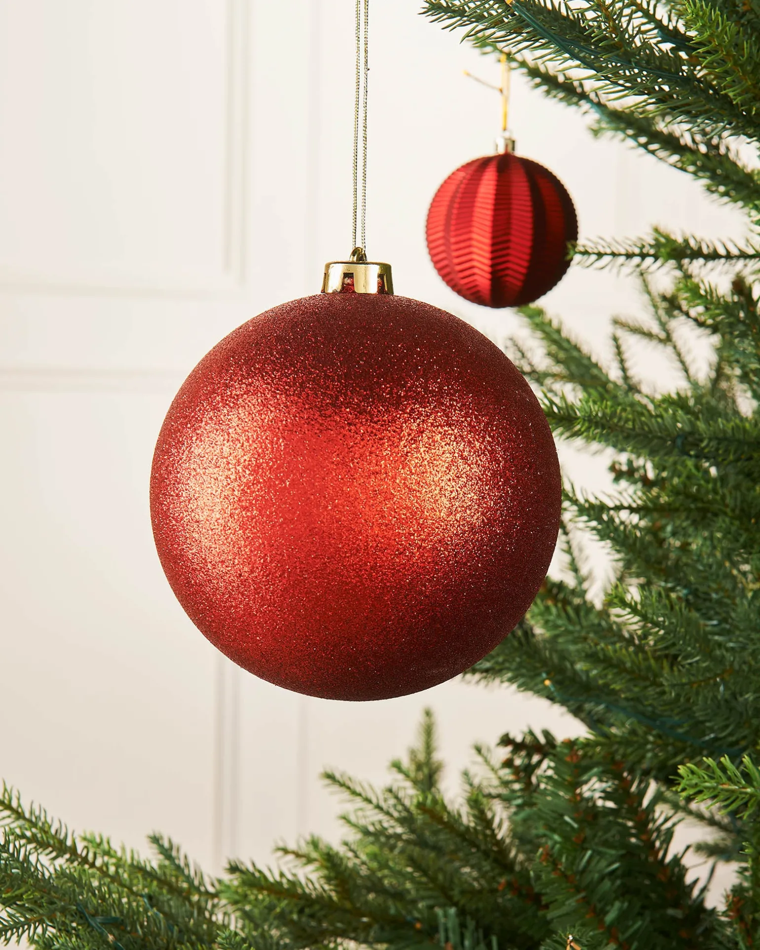 WeRChristmas Christmas Red Large Glitter Shatterproof Bauble, 15 Cm^ Oversized Baubles|Shatterproof Baubles
