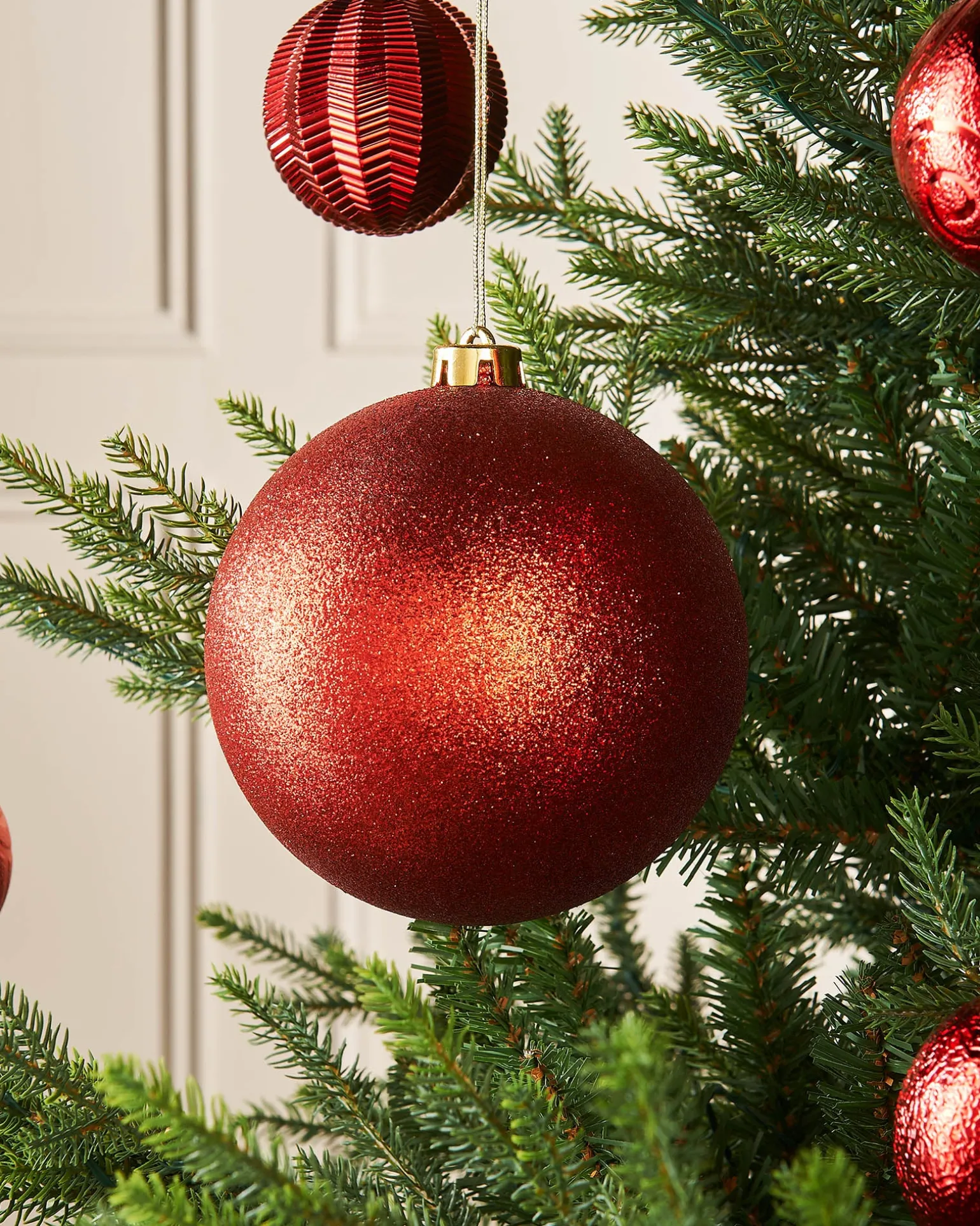 WeRChristmas Christmas Red Large Glitter Shatterproof Bauble, 15 Cm^ Oversized Baubles|Shatterproof Baubles