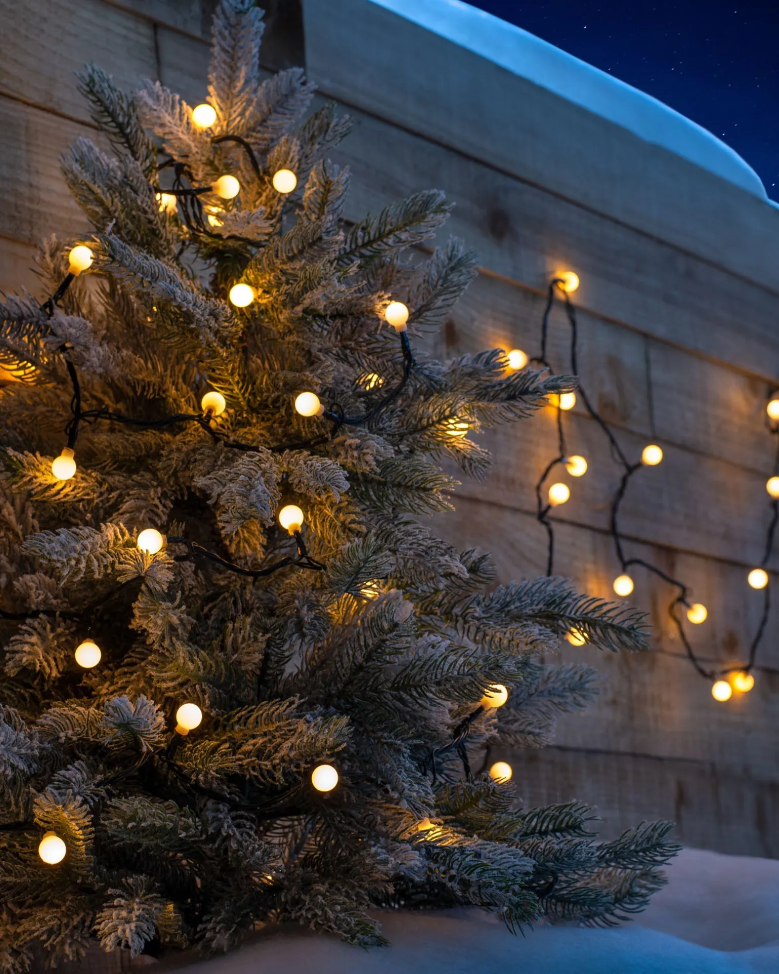 WeRChristmas Connectable Berry 50 LED Light String, Warm White^ Connectable Lights