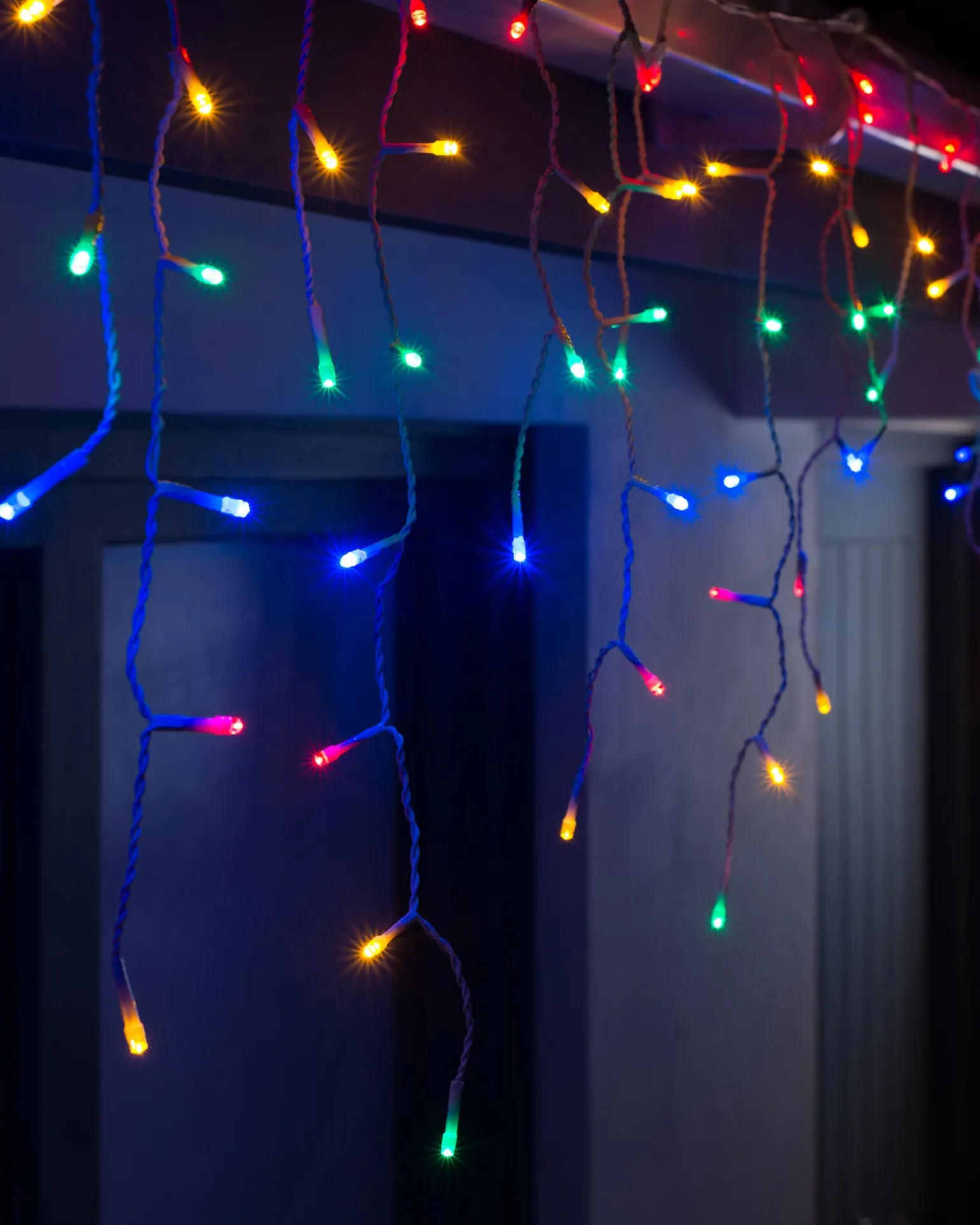 WeRChristmas Connectable Icicle 100 LED Christmas Lights, Multi-Coloured^ Connectable Lights