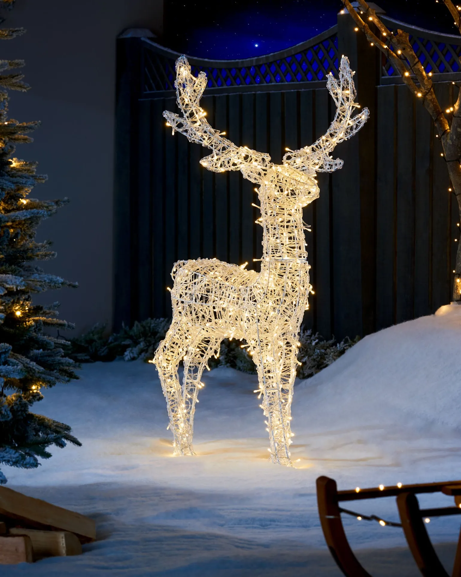 WeRChristmas 3D Acrylic Reindeer Decoration, 122 Cm^ Outdoor Lighted Reindeer