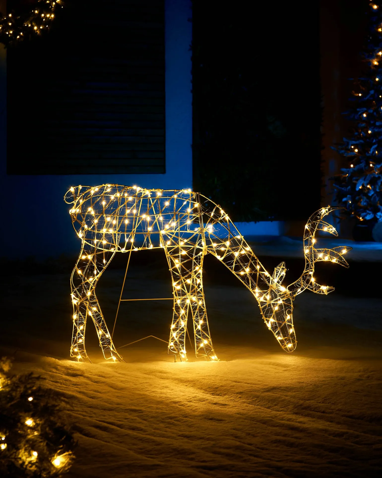 WeRChristmas 2D Grazing Reindeer Silhouette, 95 Cm^ Outdoor Lighted Reindeer