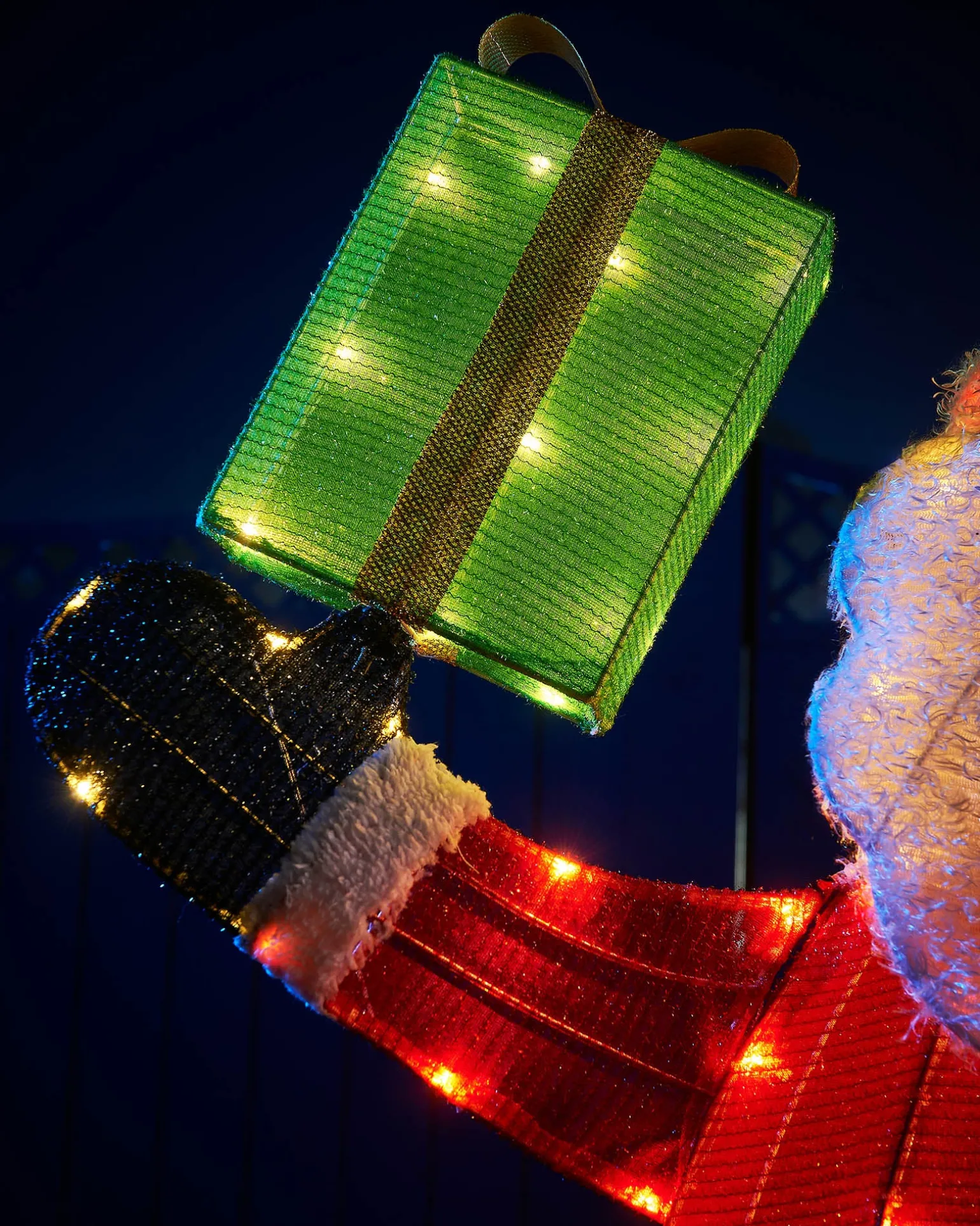 WeRChristmas 3D Tinsel Santa With Gift Box Silhouette^ Christmas Characters