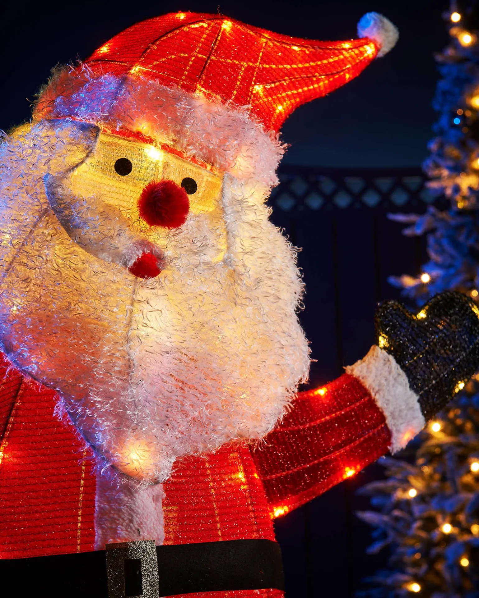WeRChristmas 3D Tinsel Santa With Gift Box Silhouette^ Christmas Characters