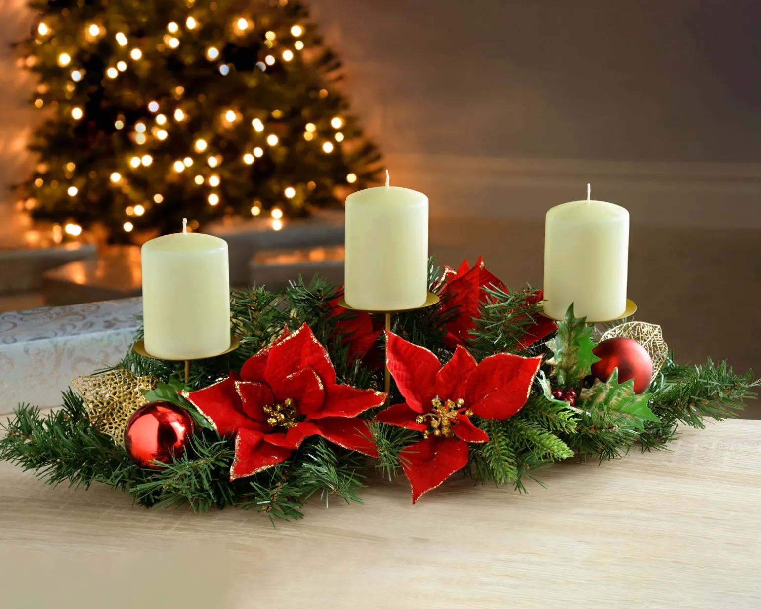 WeRChristmas Decorated Table Centre Piece Candle Holder - Red/Gold, 3 Pillar^ Candle Holder Garlands|Decorated Garlands