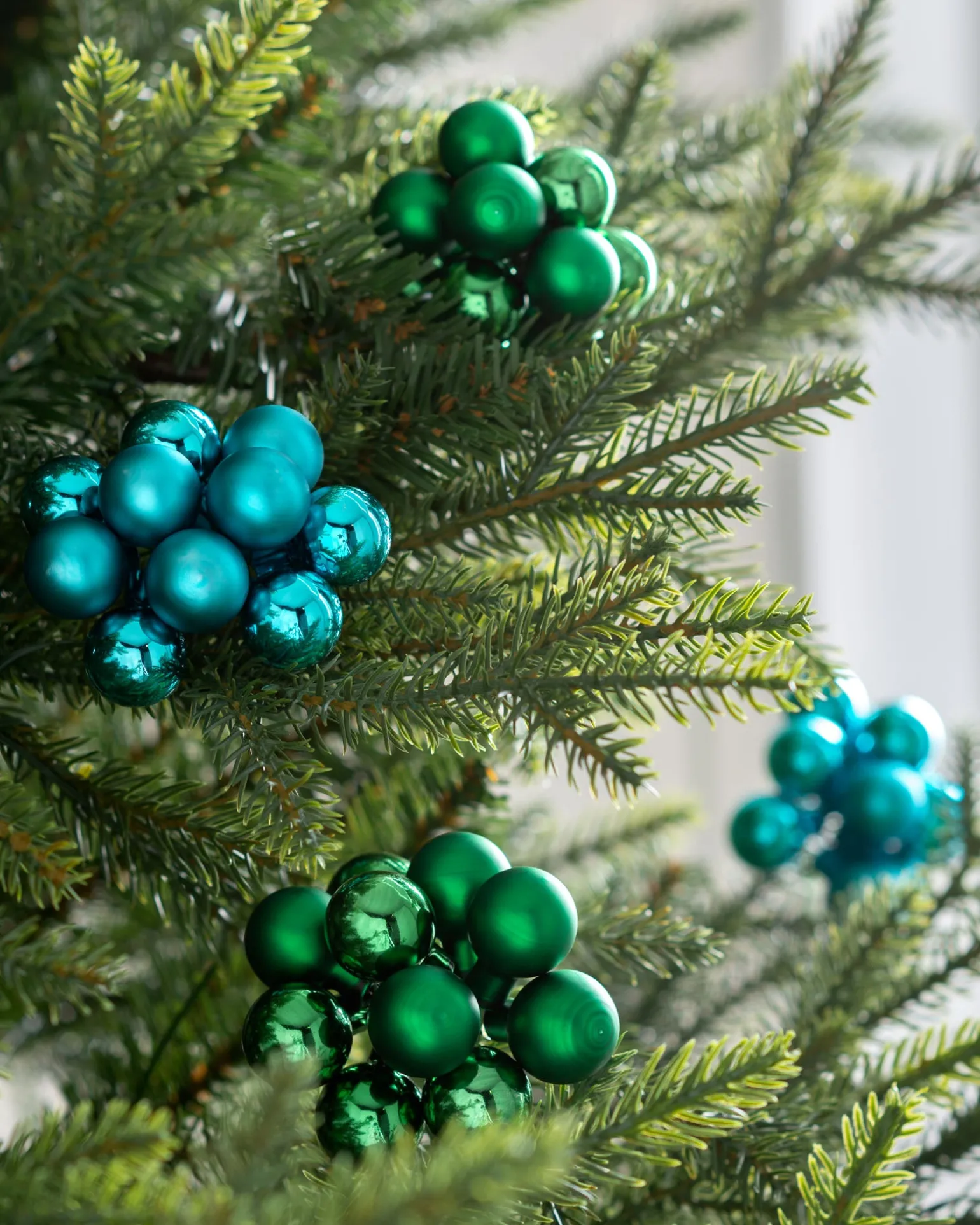 WeRChristmas Emerald Green Glass Berry Cluster Baubles, 5 Pack^ Glass Baubles