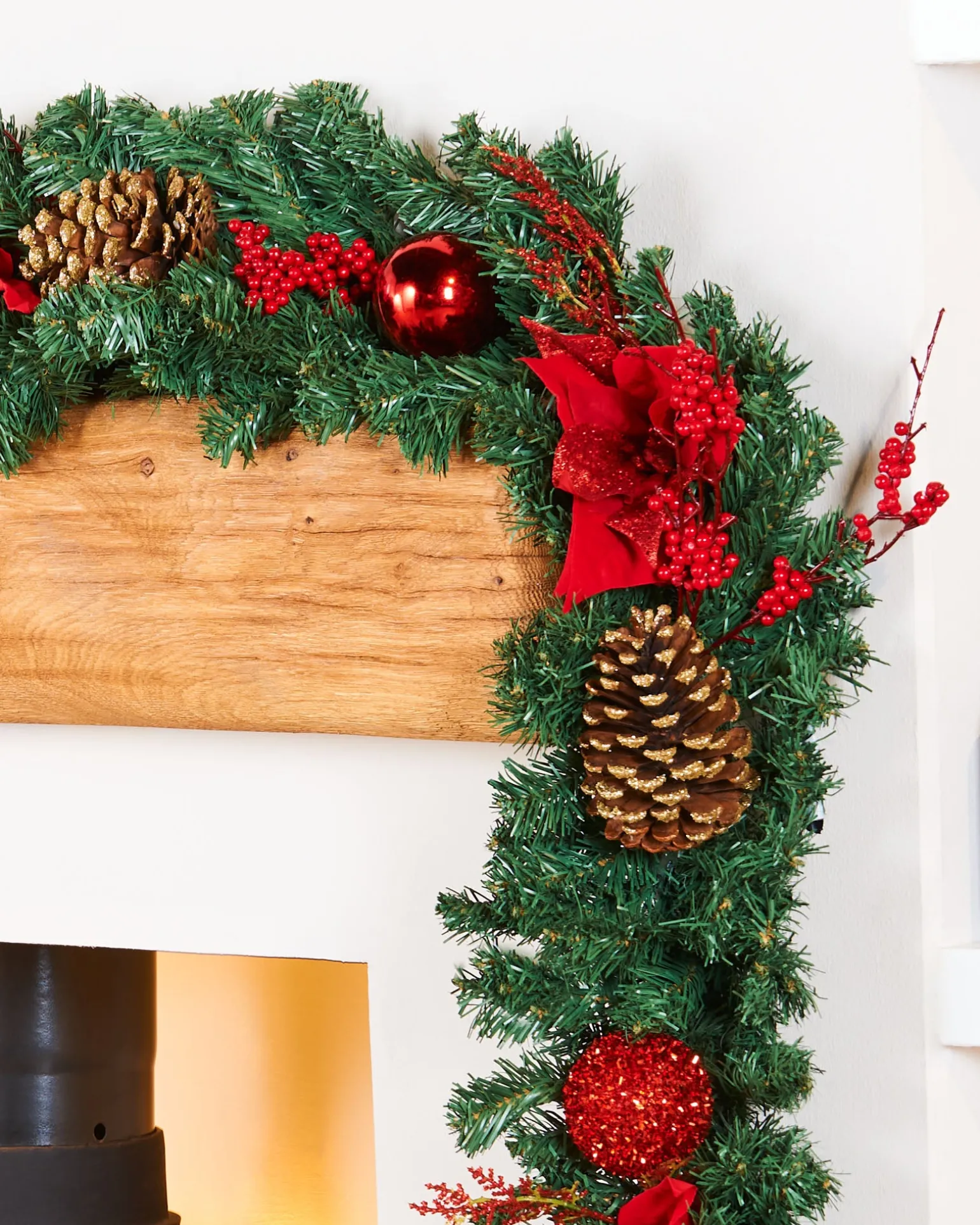 WeRChristmas Extra Thick Decorated Garland, Red/Gold, 9 Ft^ Decorated Garlands|Pre Lit Garlands