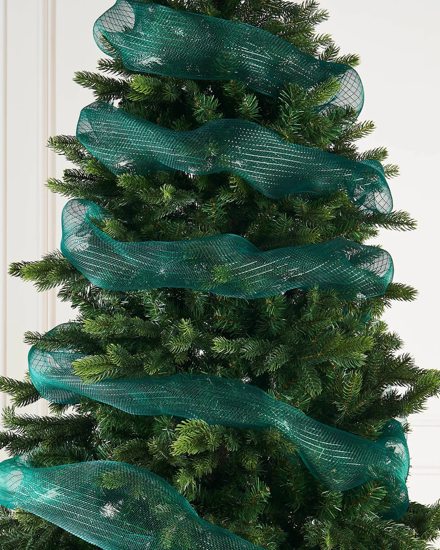 WeRChristmas Green Mesh With Green Foil, 9 M^ Deco Mesh