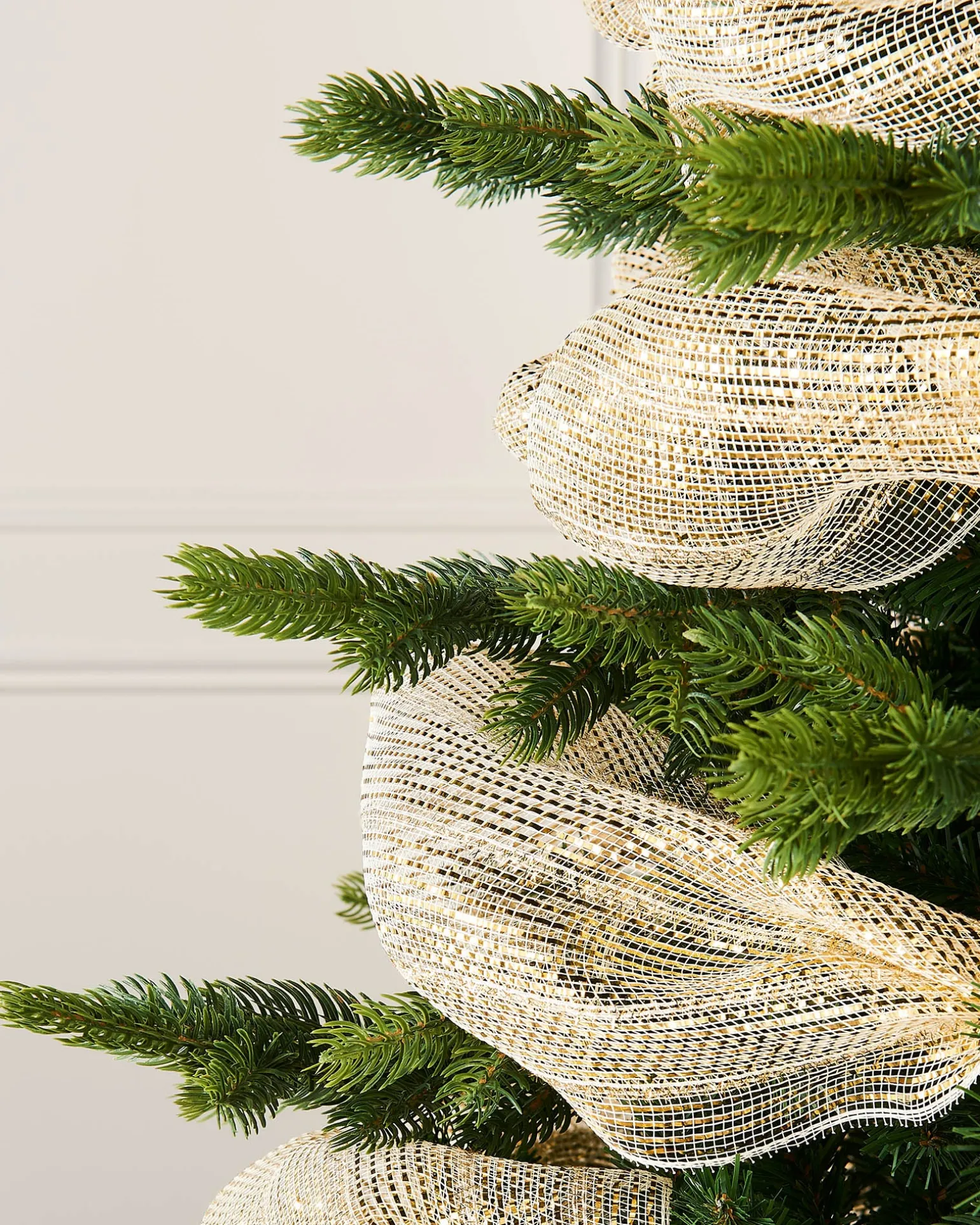 WeRChristmas Ivory Mesh With Pale Gold Foil, 9 M^ Deco Mesh
