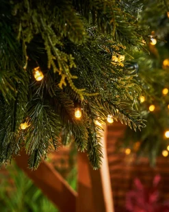 WeRChristmas LINK PRO Connectable Pre-Lit Natural Fir Garland, 3 M^ Link Pro|Plain Garlands