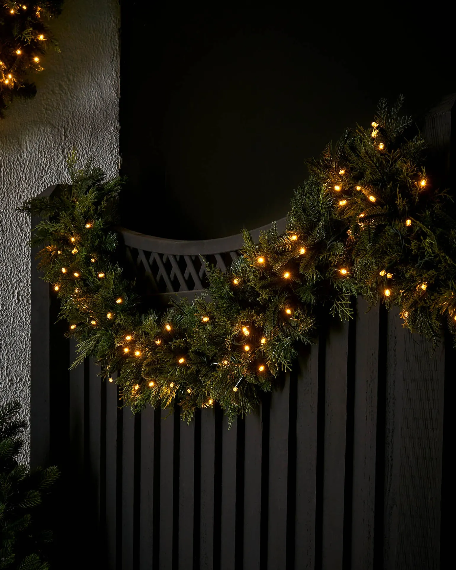 WeRChristmas LINK PRO Connectable Pre-Lit Natural Fir Garland, 3 M^ Link Pro|Plain Garlands