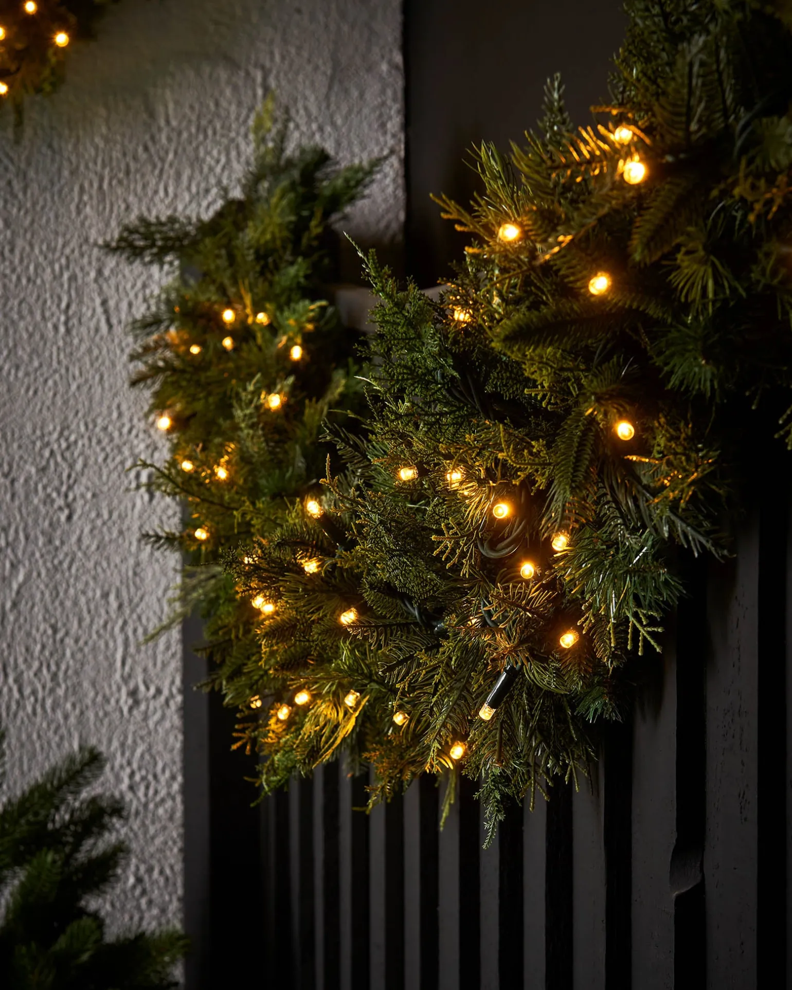 WeRChristmas LINK PRO Connectable Pre-Lit Natural Fir Garland, 3 M^ Link Pro|Plain Garlands
