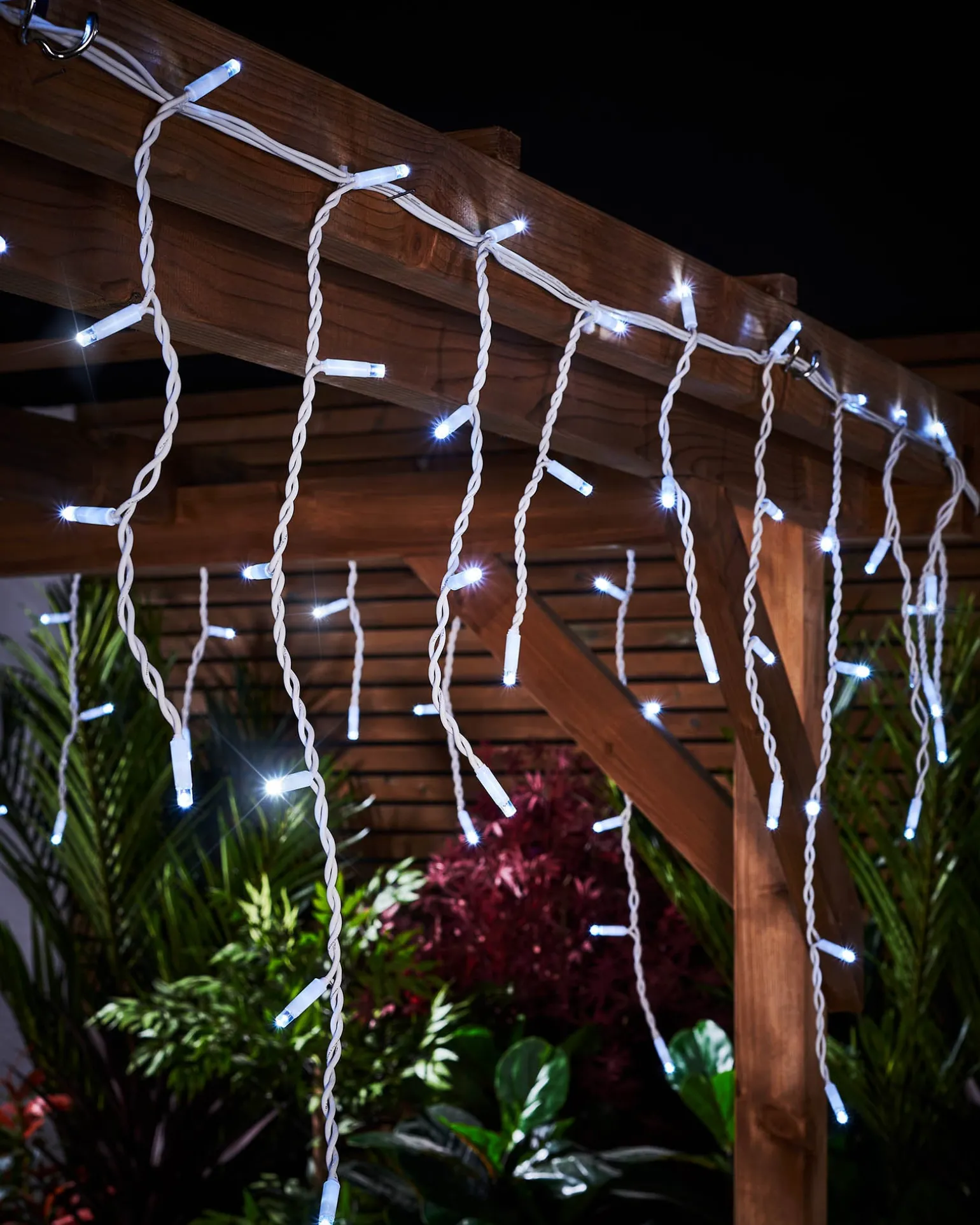 WeRChristmas LINK PRO Twinkling LED Icicle Lights, White^ Link Pro|Icicle Lights