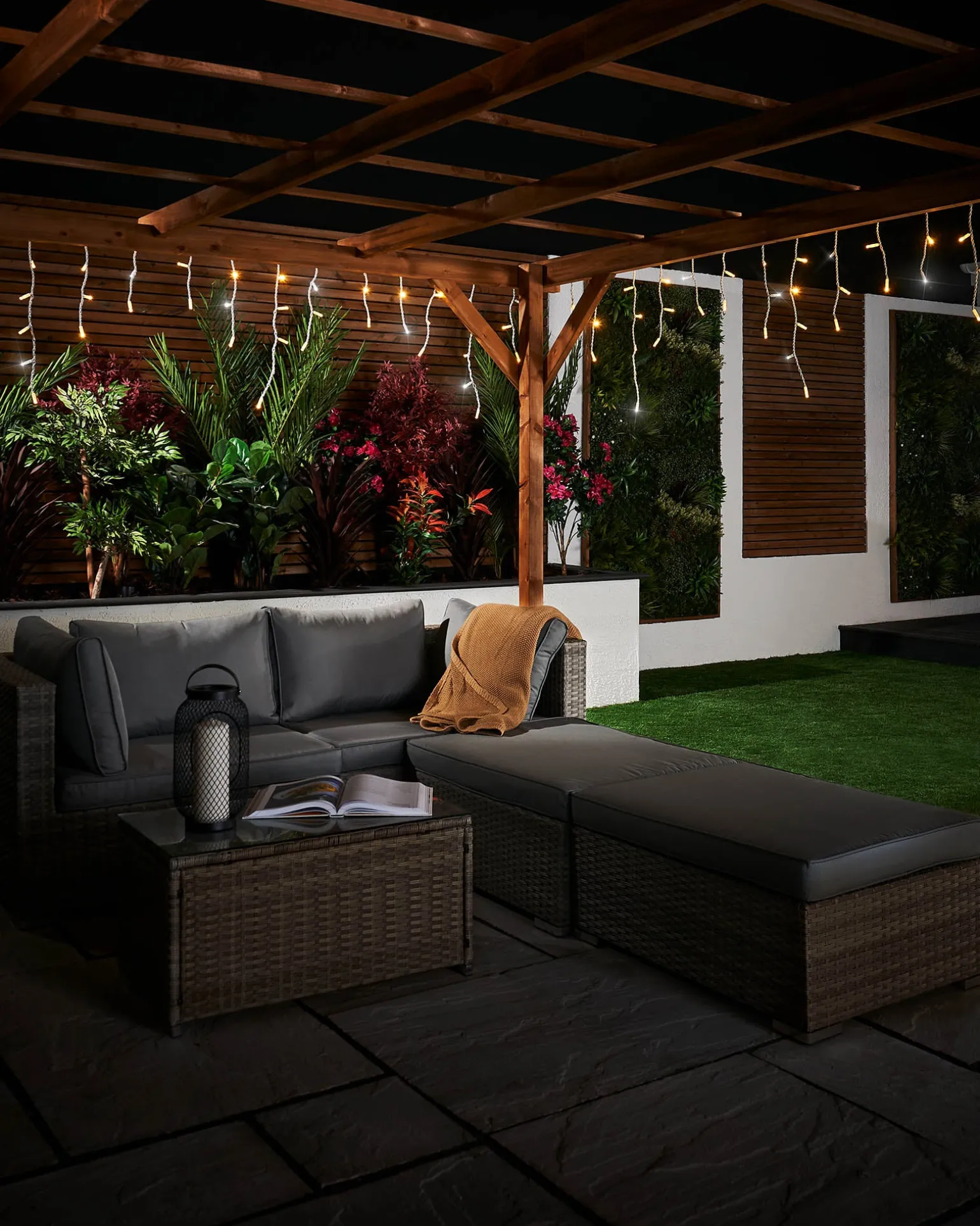 WeRChristmas LINK PRO Twinkling LED Icicle Lights, Warm White / White^ Link Pro|Icicle Lights