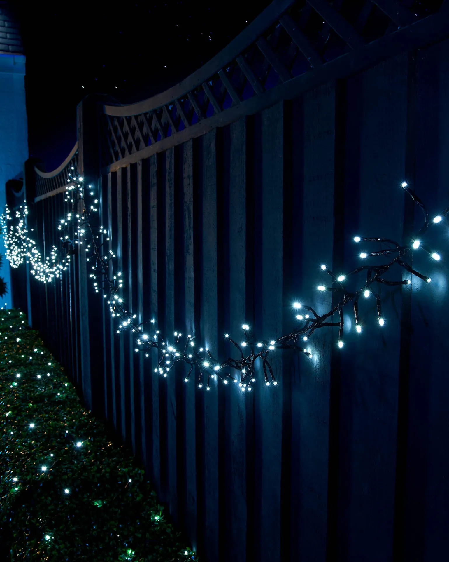WeRChristmas LINK UP LED Cluster Lights, Black Cable, White^ Link Up|Connectable Lights