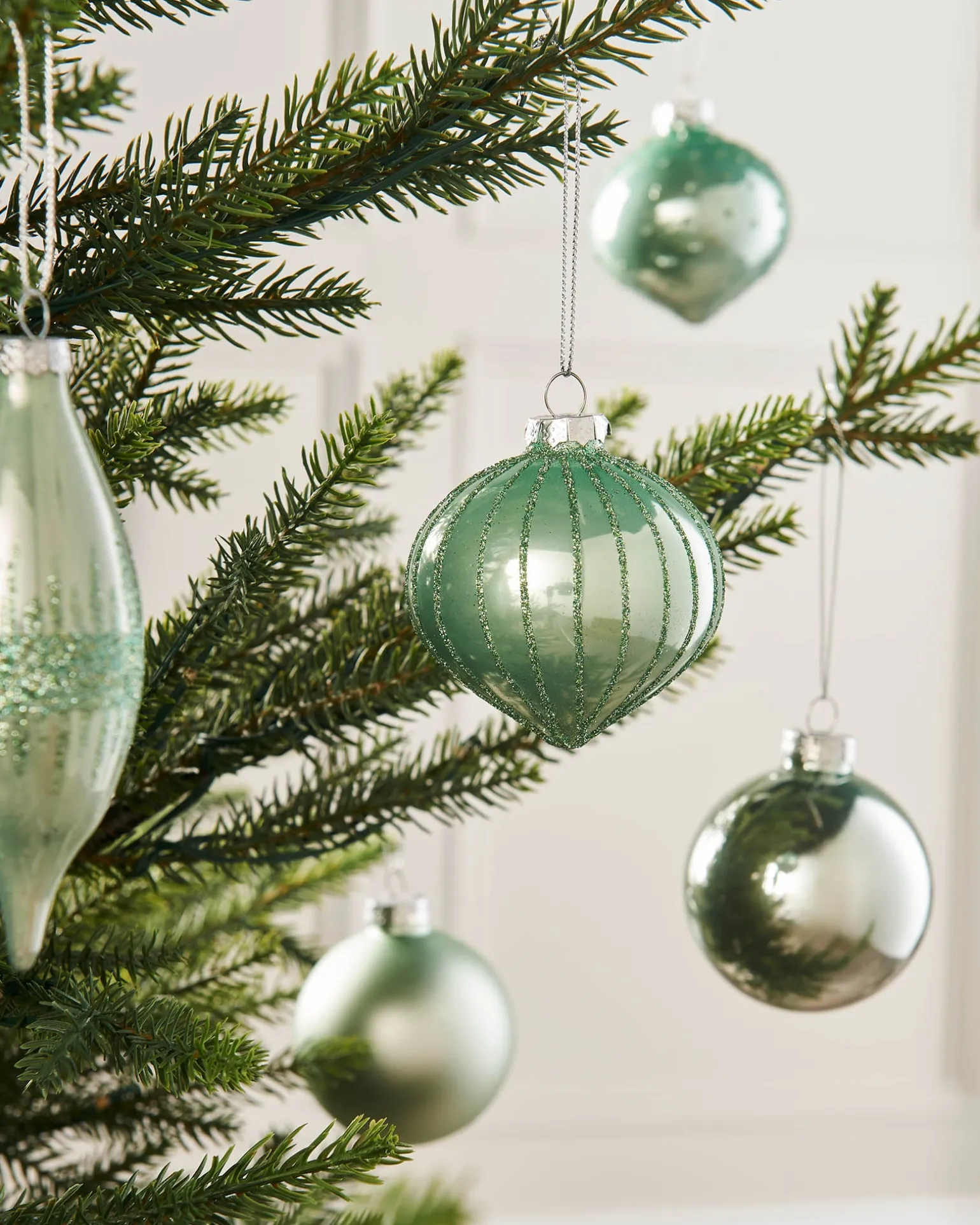 WeRChristmas Mint Green Glass Baubles, 20 Pack^ Glass Baubles