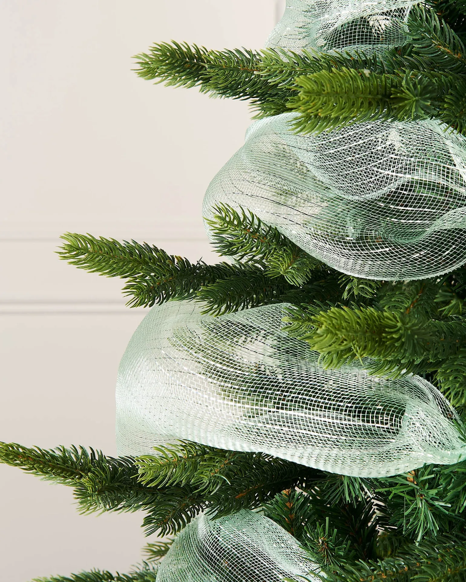 WeRChristmas Mint Green Mesh With Silver Foil, 9 M^ Deco Mesh