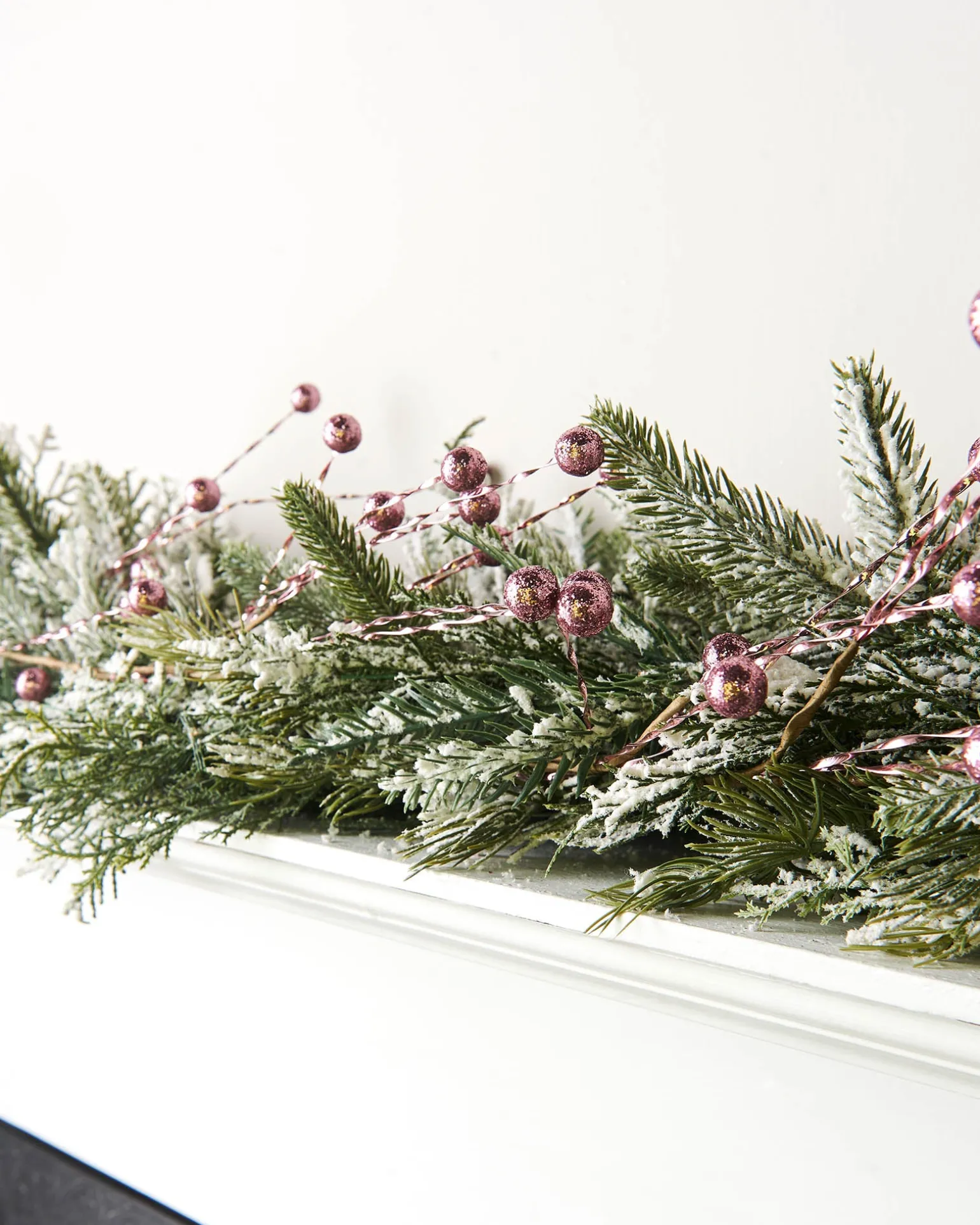 WeRChristmas Pink Berry Christmas Tree Vine, 1.3 M^ Flowers & Foliage|Flowers & Foliage