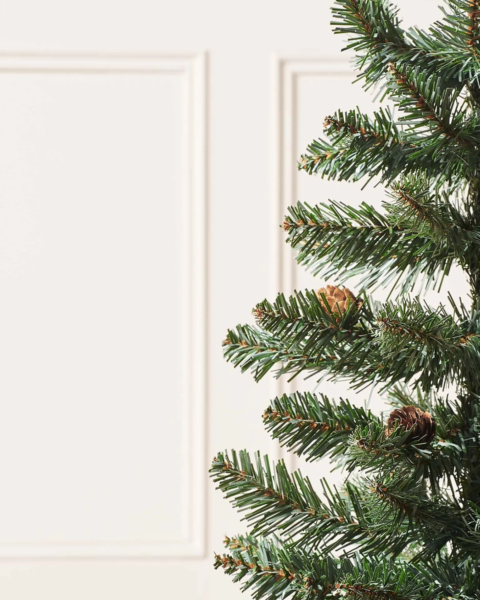 WeRChristmas Potted Craford Blue Pine Decorated Christmas Tree, 3 Ft^ Budget Christmas Trees|Potted Christmas Trees