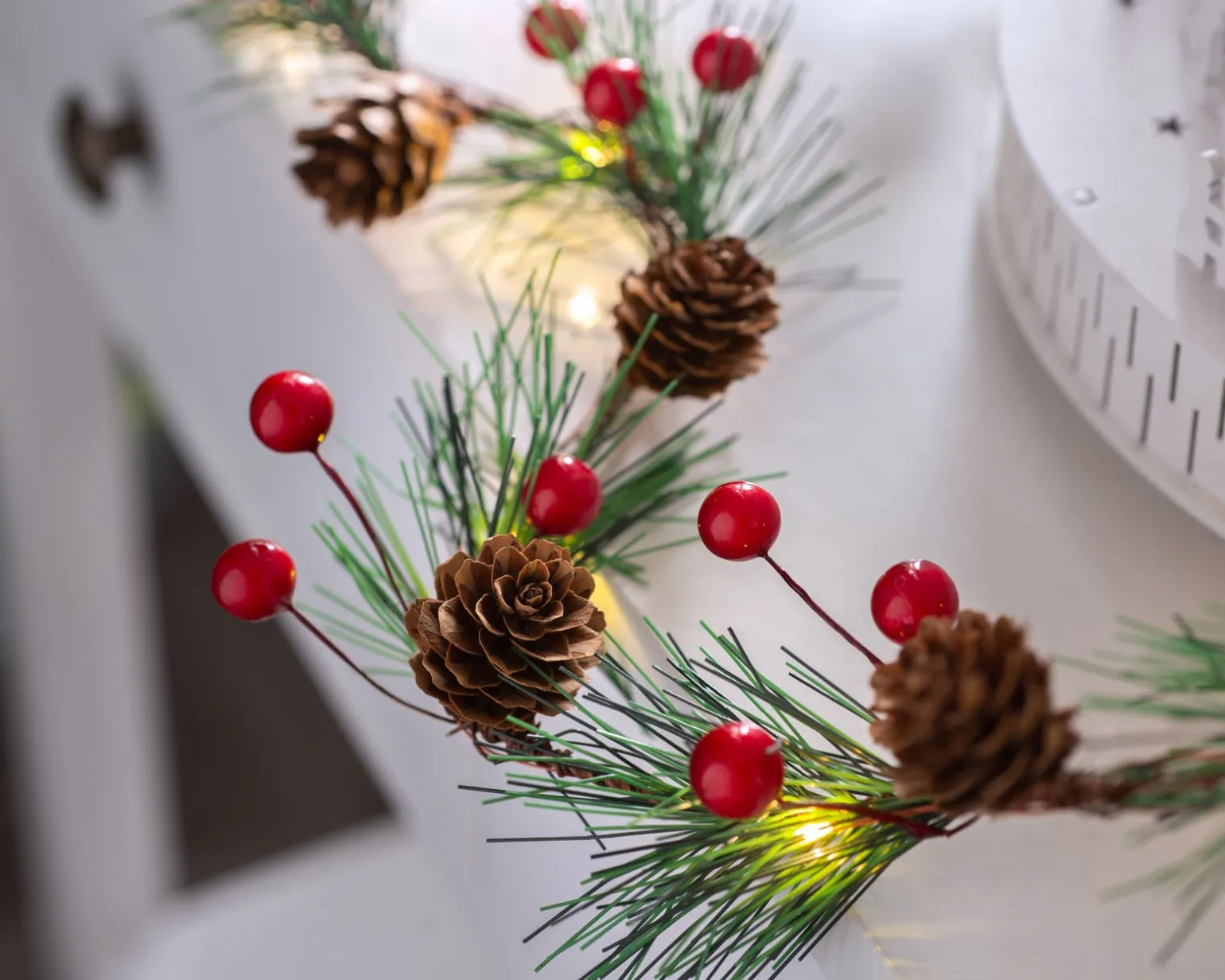WeRChristmas Pre-Lit 20 LED Pinecones & Berries Light String Garland, 6 Ft^ Fairy Lights|Decorated Garlands