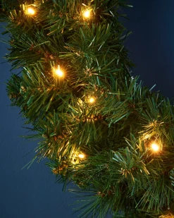 WeRChristmas Pre-Lit Alberta Spruce Wreath, 60 Cm^ Plain Wreaths|Pre Lit Wreaths