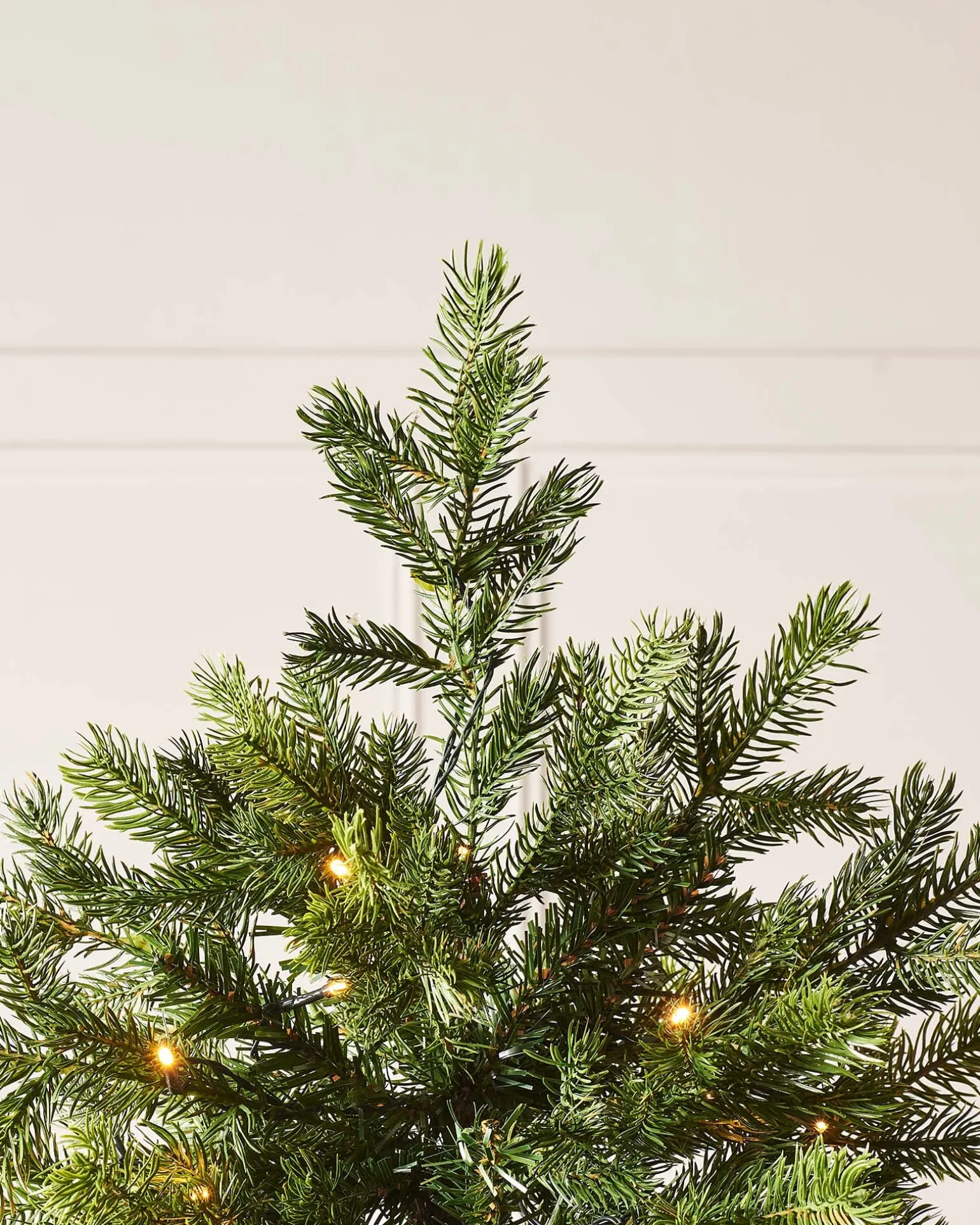 WeRChristmas Pre-Lit Balsam Fir Christmas Tree, 6 Ft^ Premium Christmas Trees|Pre Lit Christmas Trees