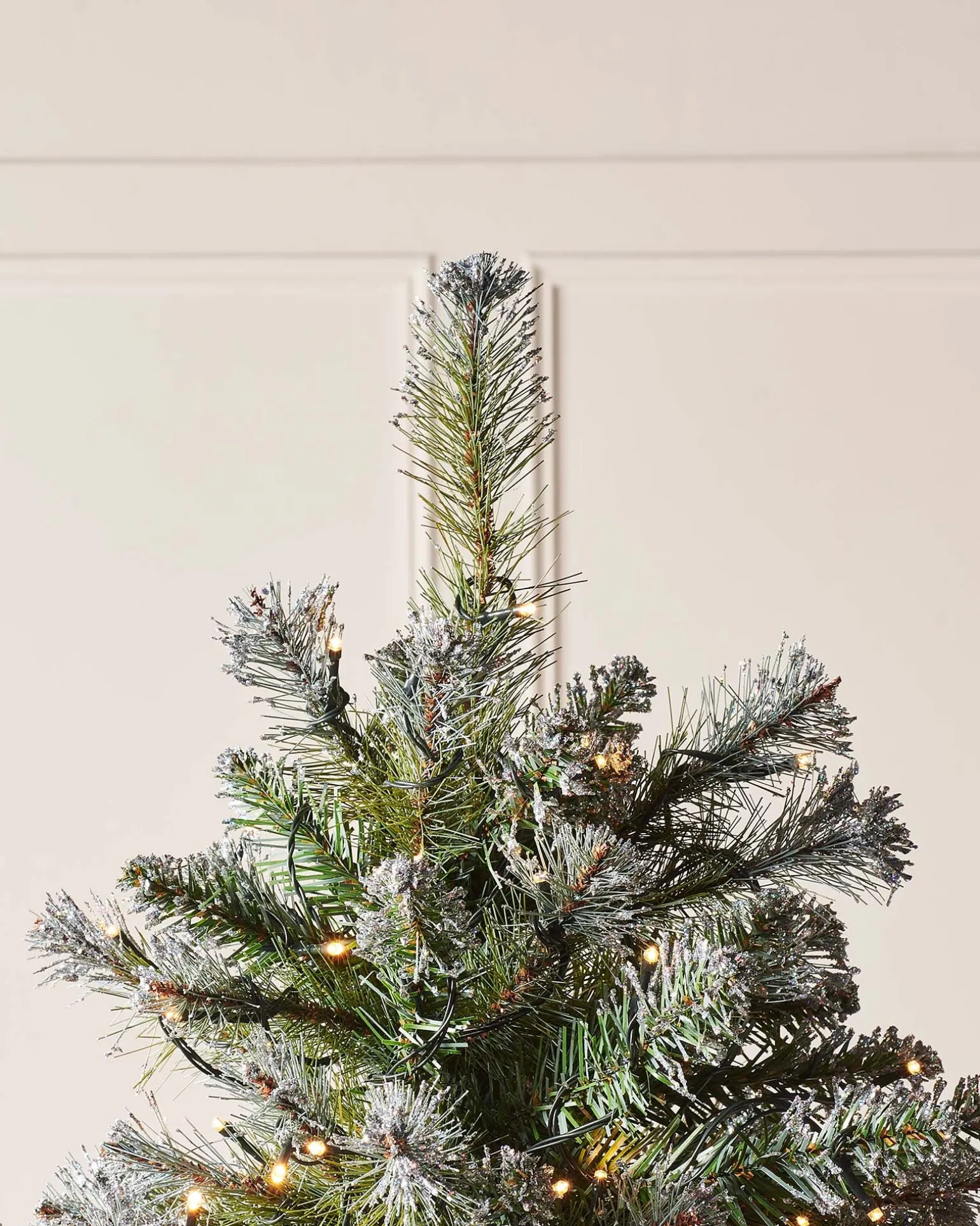 WeRChristmas Pre-lit Blue Brockton Spruce Christmas Tree, 7 Ft^ Snow Flocked Christmas Trees|Pre Lit Christmas Trees