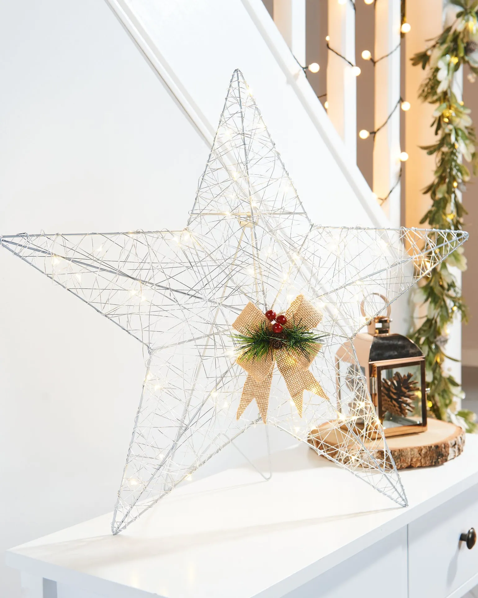 WeRChristmas Pre-Lit 2D Metal Star, Silver, 60 Cm^ Table Decorations