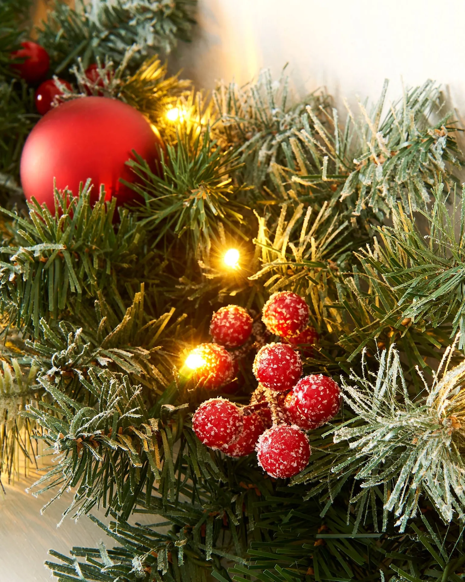 WeRChristmas Pre-Lit Decorated Frosted Garland, 9ft^ Decorated Garlands|Pre Lit Garlands