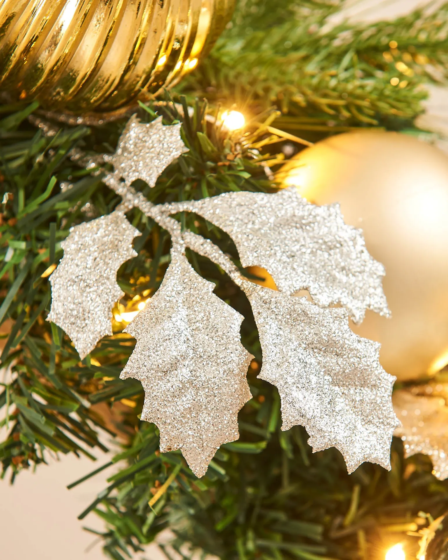 WeRChristmas Pre-Lit Decorated Garland, Silver/Champagne/Gold, 9 Ft^ Decorated Garlands|Pre Lit Garlands