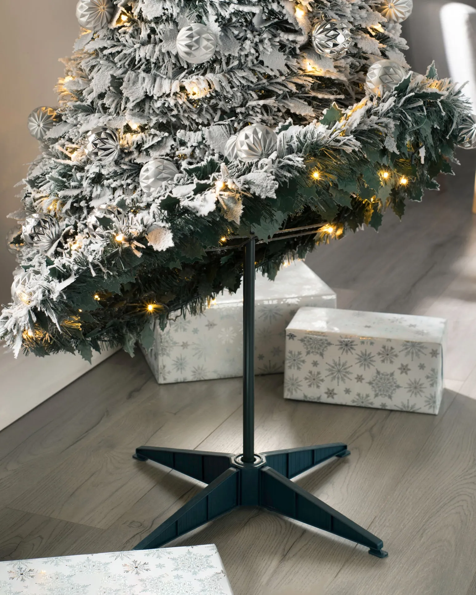 WeRChristmas Pre-Lit Decorated Pop-Up Snow Flocked Christmas Tree, 6 Ft^ Budget Christmas Trees|Snow Flocked Christmas Trees