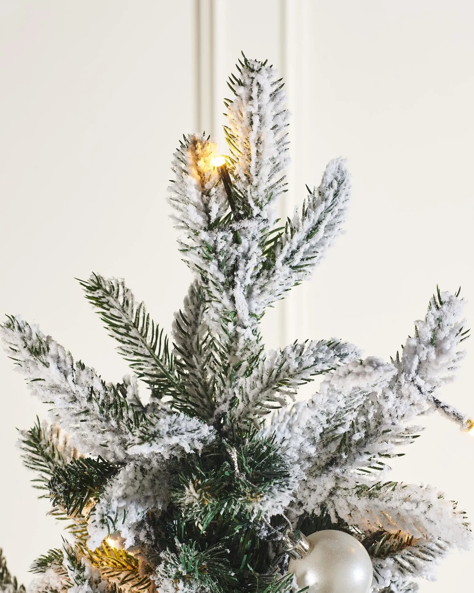 WeRChristmas Pre-Lit Decorated Snow Flocked Pop-Up Christmas Tree, 6 Ft^ Budget Christmas Trees|Snow Flocked Christmas Trees